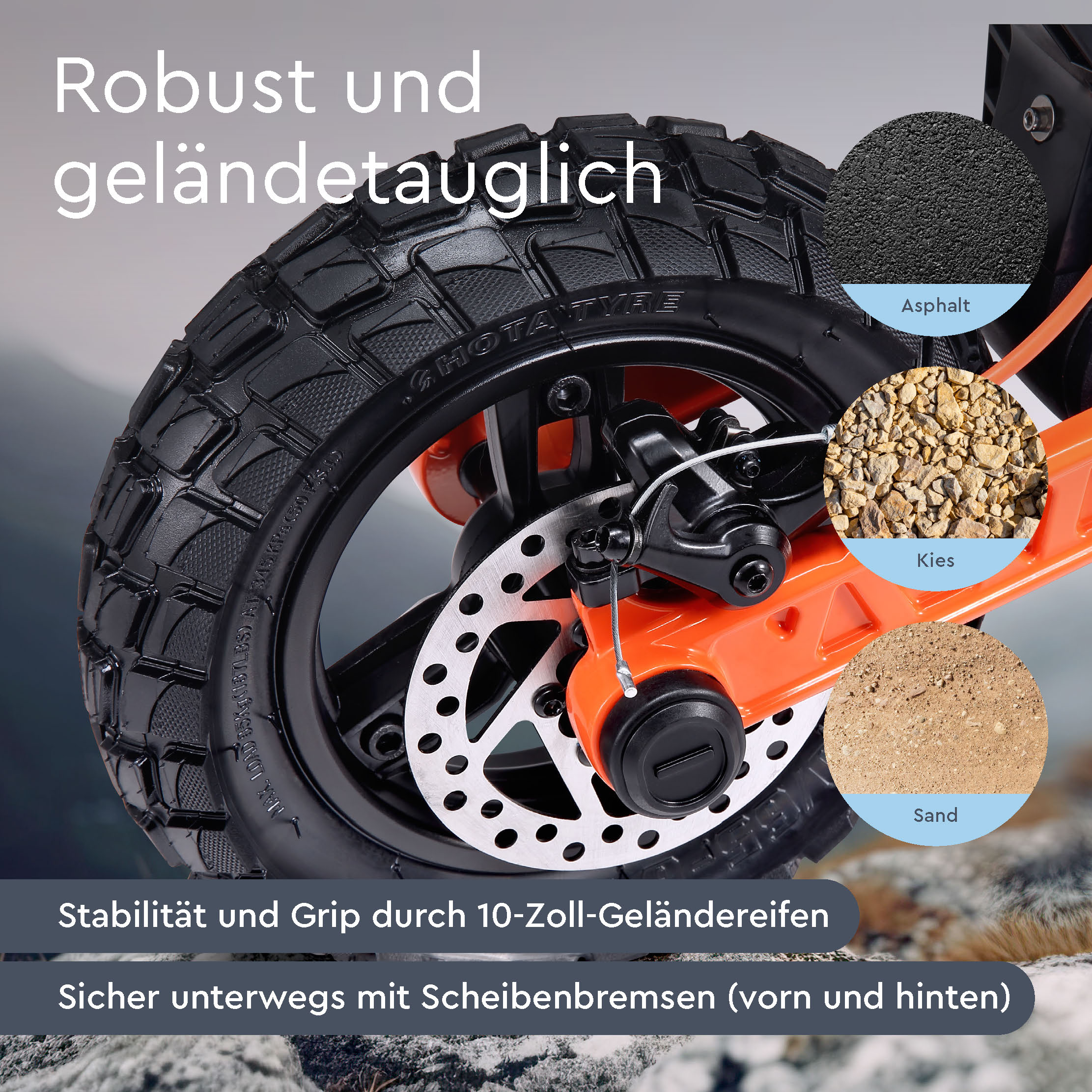 Nahaufnahme eines Rollerreifens auf verschiedenen Oberflächen. Text: 'Robust und geländetauglich'.