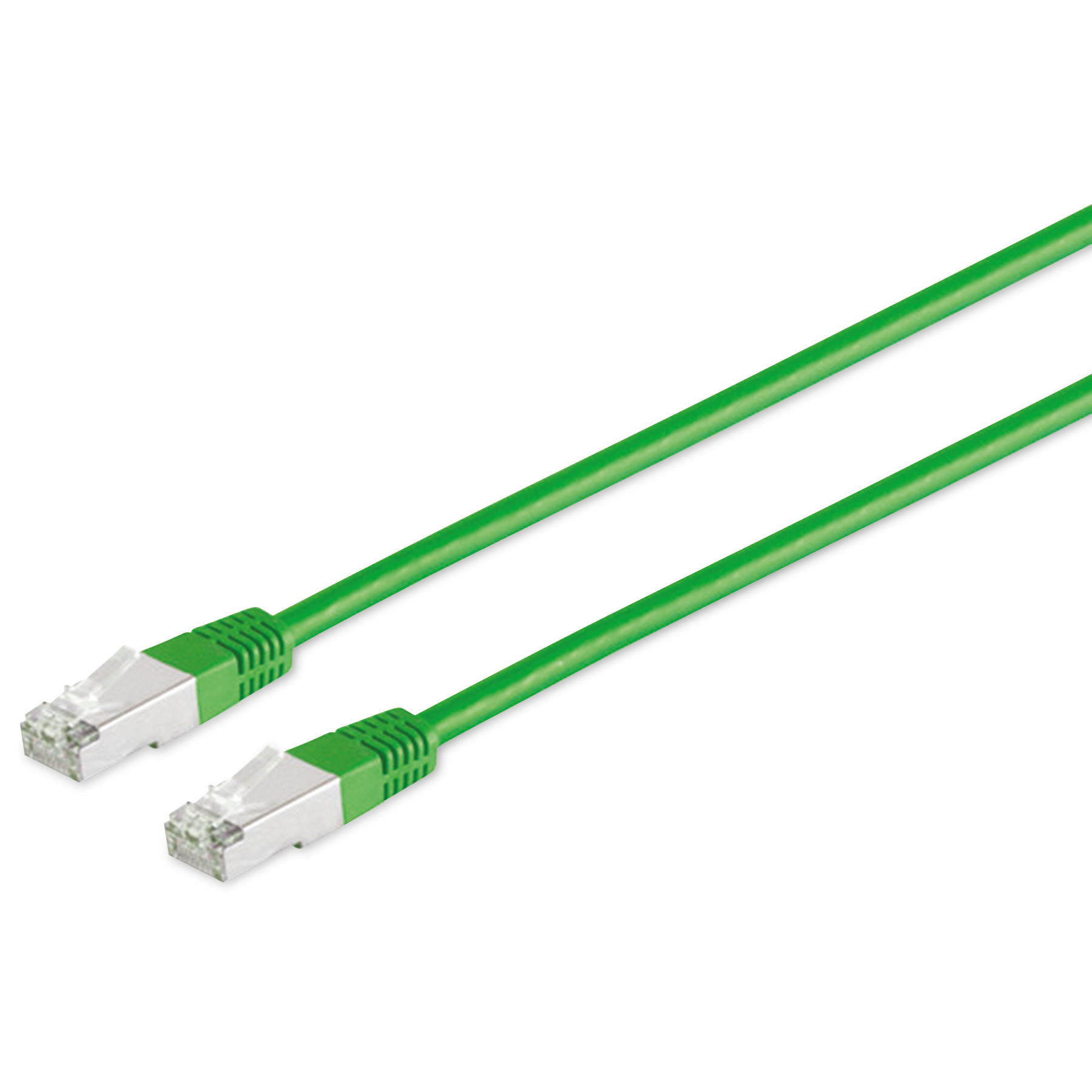 Zielony kabel Ethernet z dwoma złączami, na białej powierzchni. Kabel leży po przekątnej.