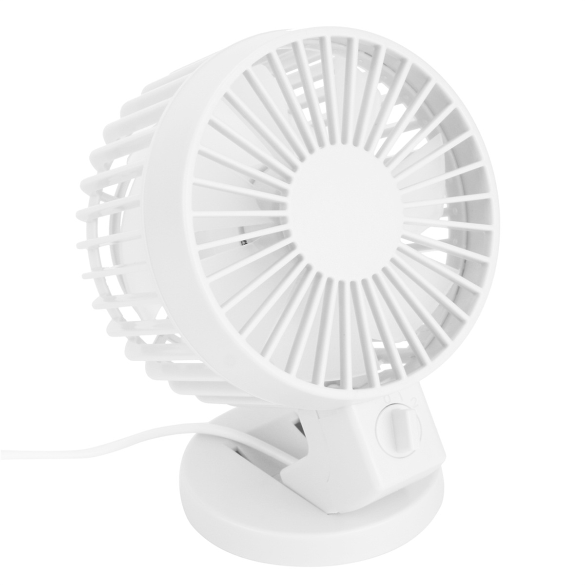 Weißer Schreibtischventilator, auf weißem Hintergrund.