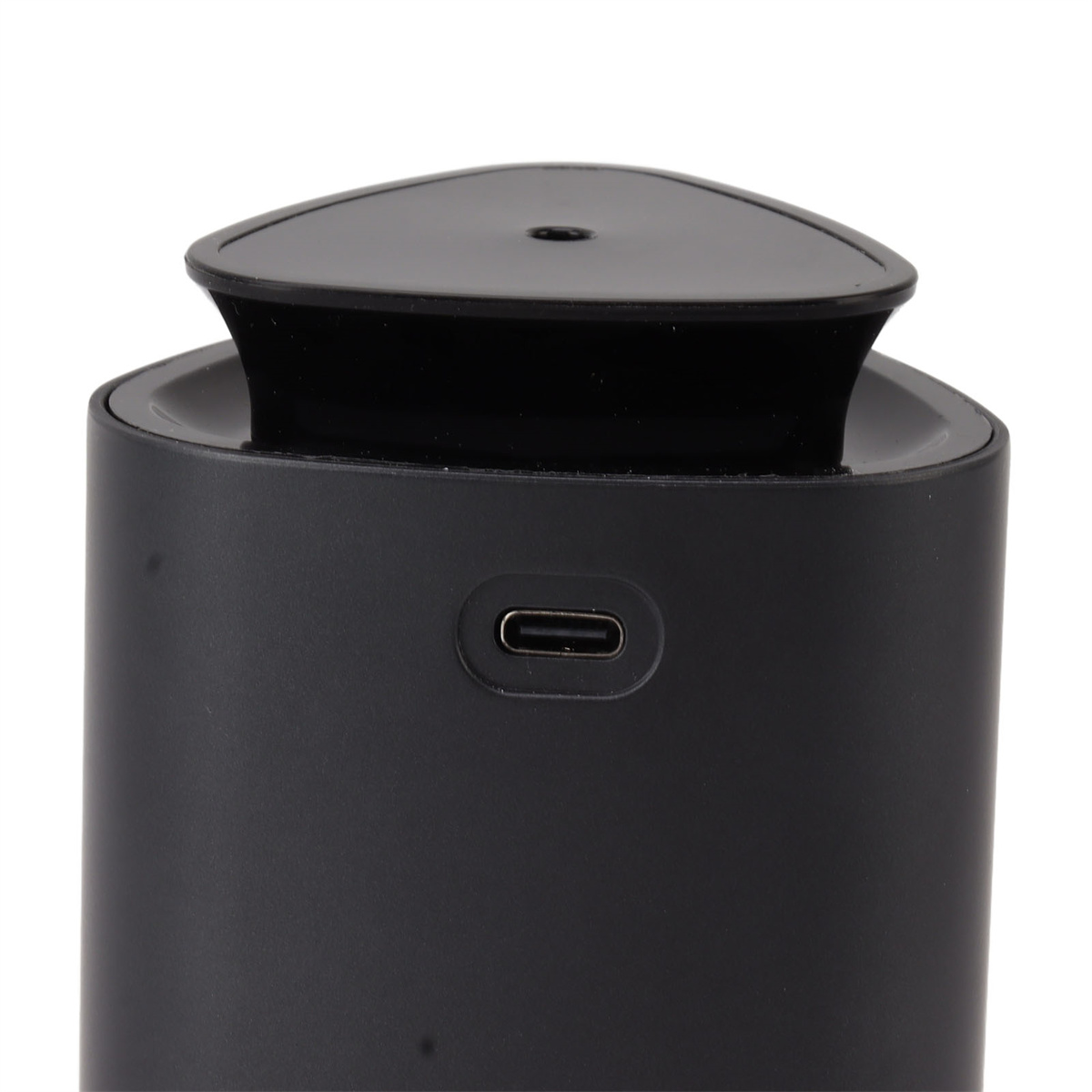 Schwarzer Insektenvernichter mit Loch oben und USB-C-Anschluss. Weißer Hintergrund.