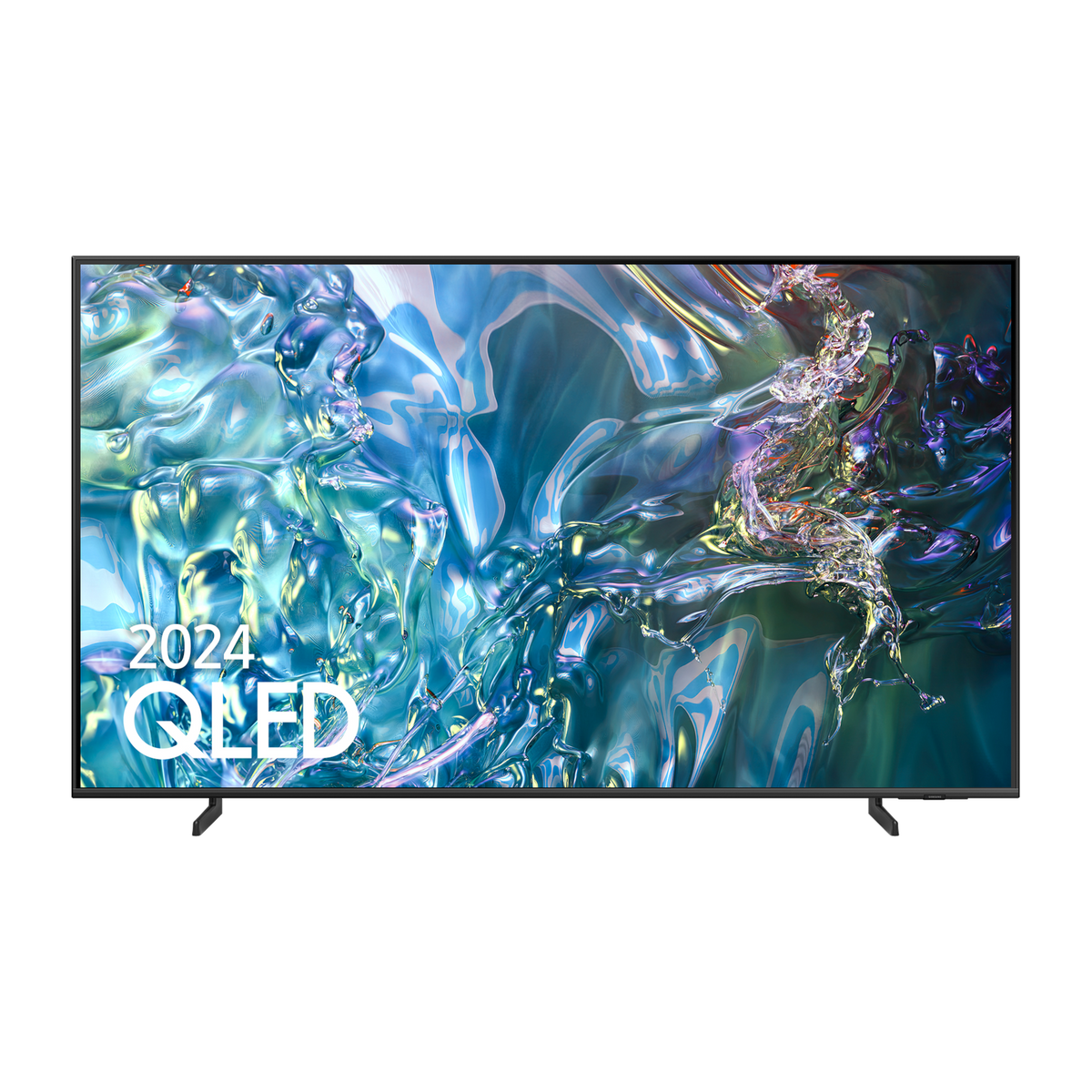 Telewizor QLED 2024 wyświetla abstrakcyjny, niebiesko-zielony wzór przypominający wodę na czarnym tle.