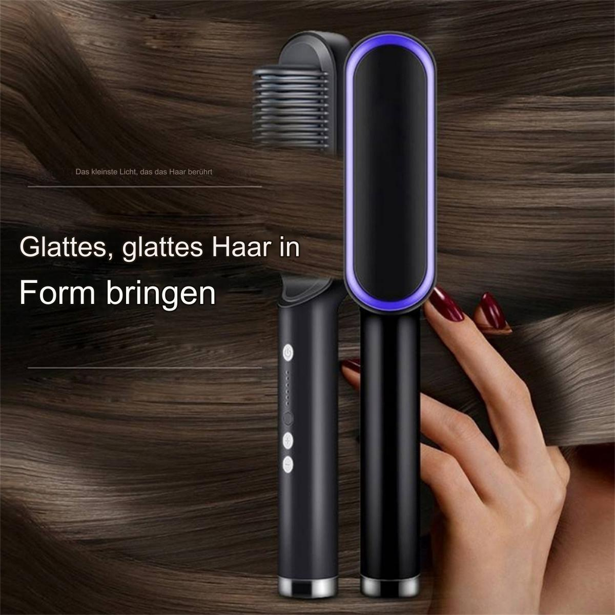 Eine schwarze Haarglättungsbürste mit Kamm und Knöpfen und die Hand einer Frau, die Haare berührt.