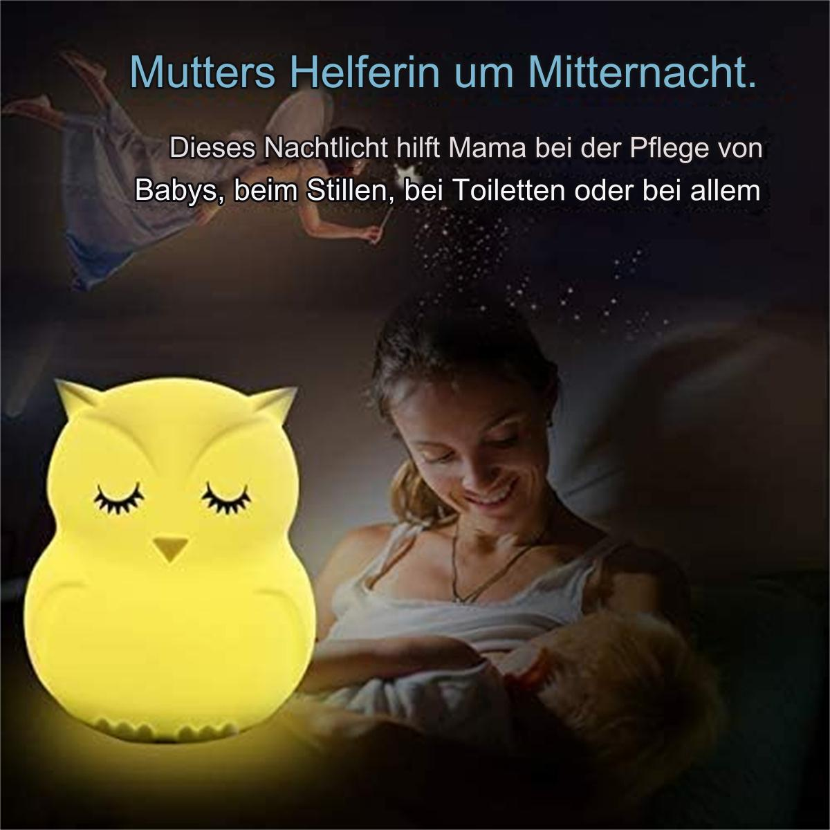 Ein gelbes eulenformiges Nachtlicht leuchtet neben einer Frau, die ein Baby stillt. Text: Mutters Helferin.