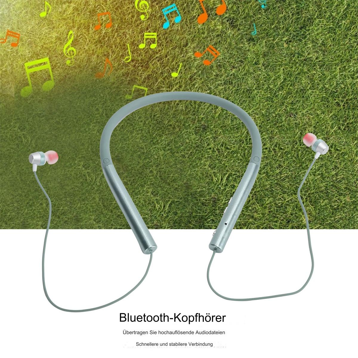 Kopfhörer um den Hals, mit grünem Gras Hintergrund. Bunte Noten schweben.