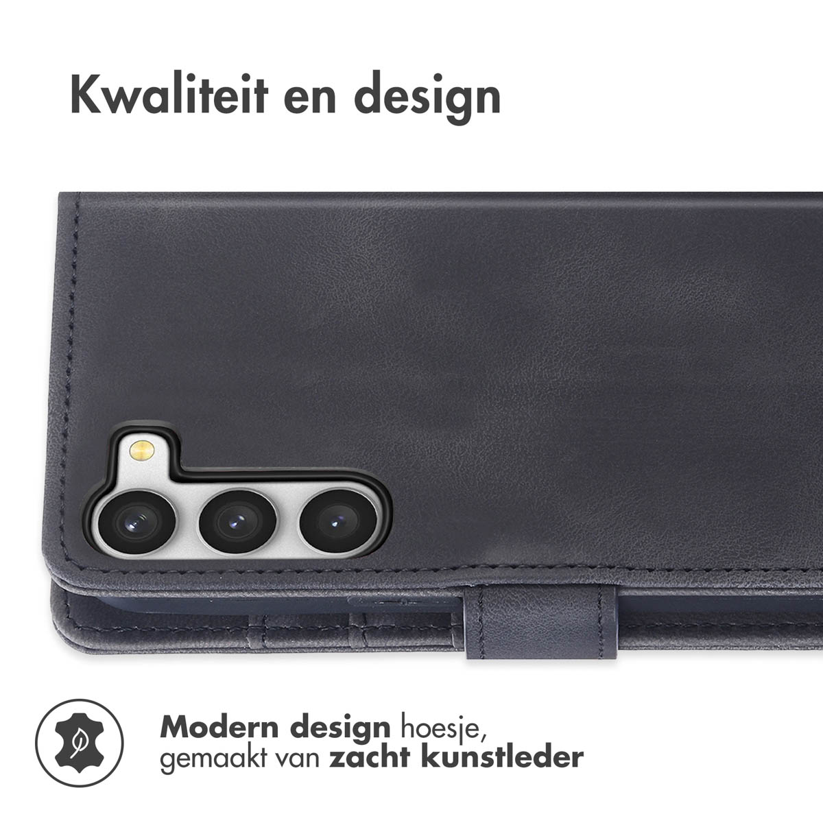 Auricolari wireless neri in una custodia di ricarica aperta con un telefono che mostra le impostazioni Bluetooth.