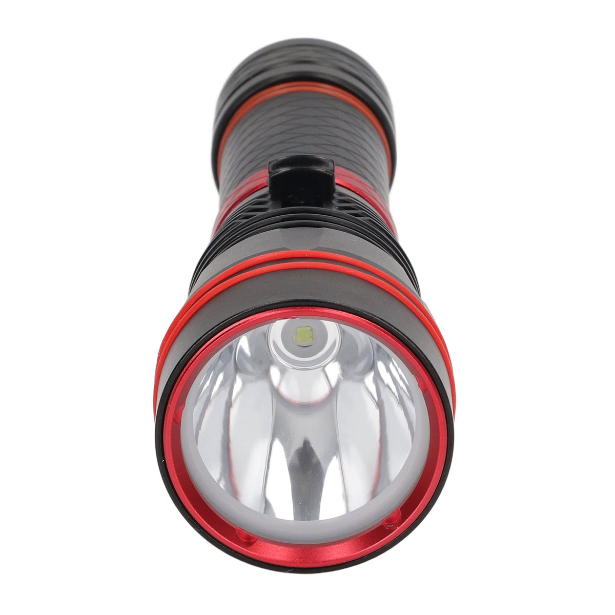 Schwarze und rote Taschenlampe. Ansicht von der Linse.