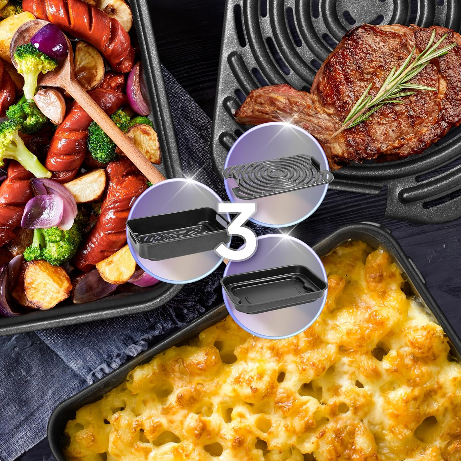 Drei Tabletts mit Essen: Würstchen, Steak und Mac and Cheese.