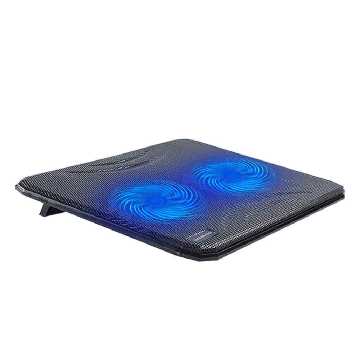Schwarzes Laptop-Kühlpad mit zwei blau leuchtenden Lüftern. Das Pad hat eine Mesh-Oberfläche und einen Ständer.
