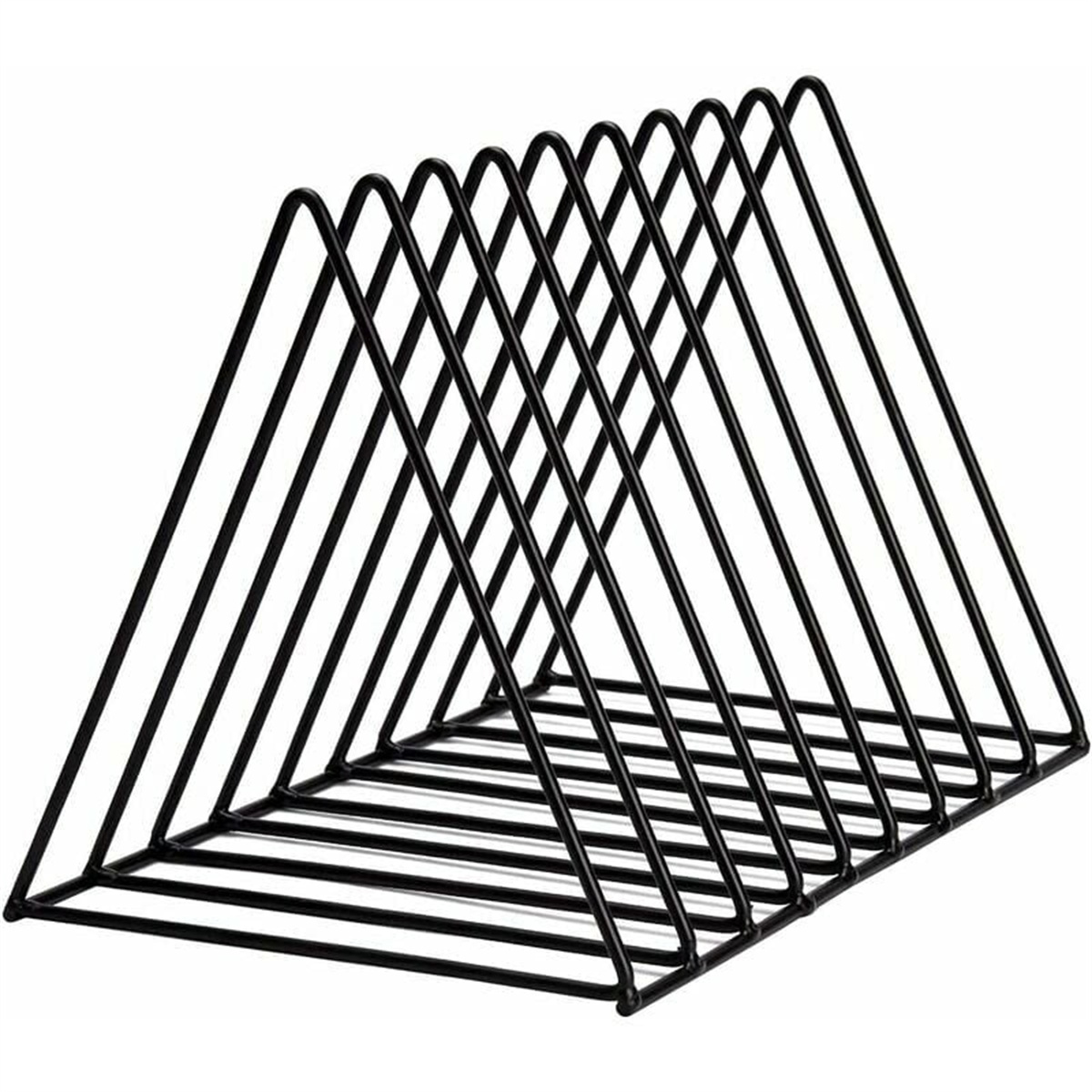 Schwarzer Metall-Aktenhalter. Es hat eine dreieckige Form und hält Ordner. Weißer Hintergrund.