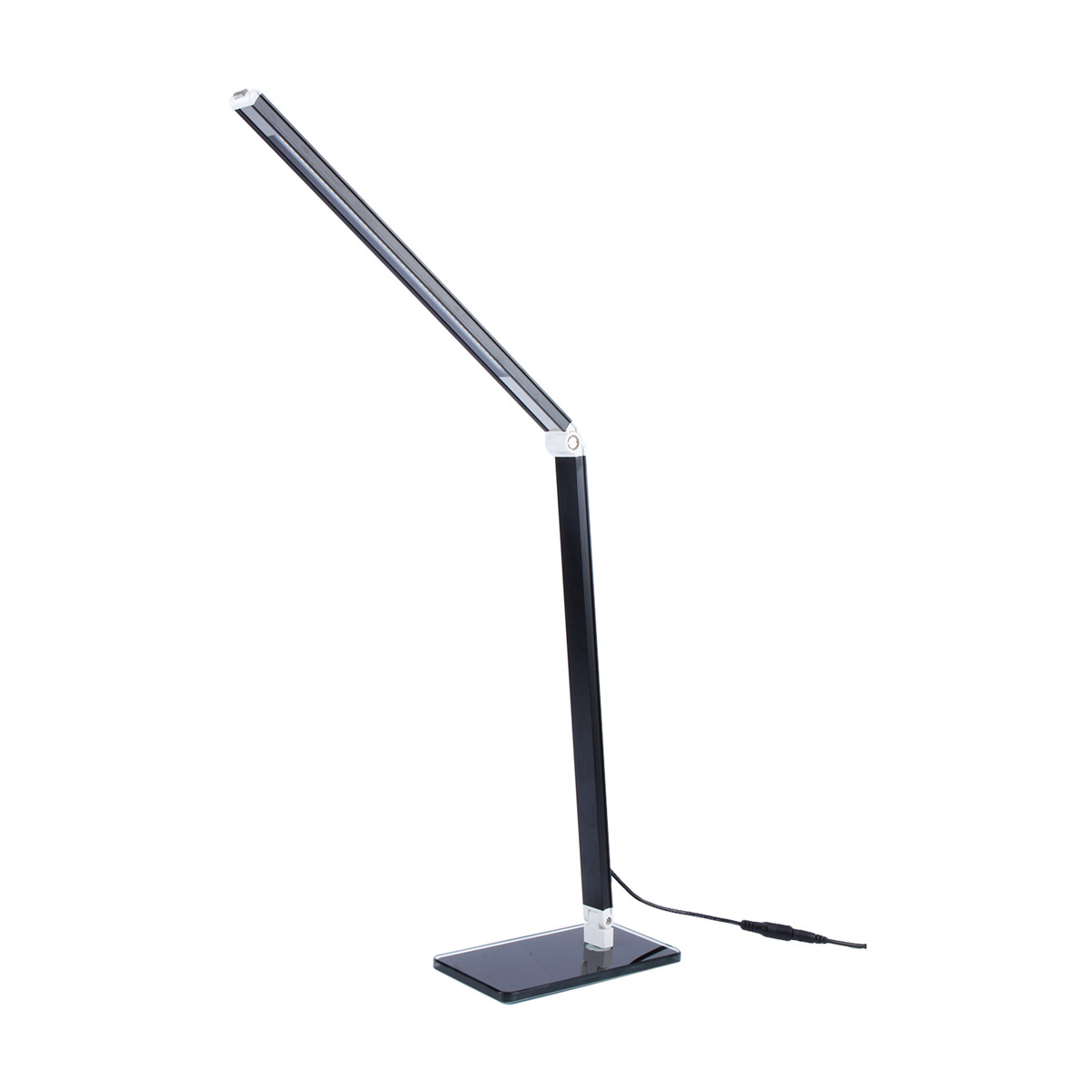Eine schwarz-weiße Schreibtischlampe. Die Lampe hat einen langen, dünnen Körper und einen Glassockel.