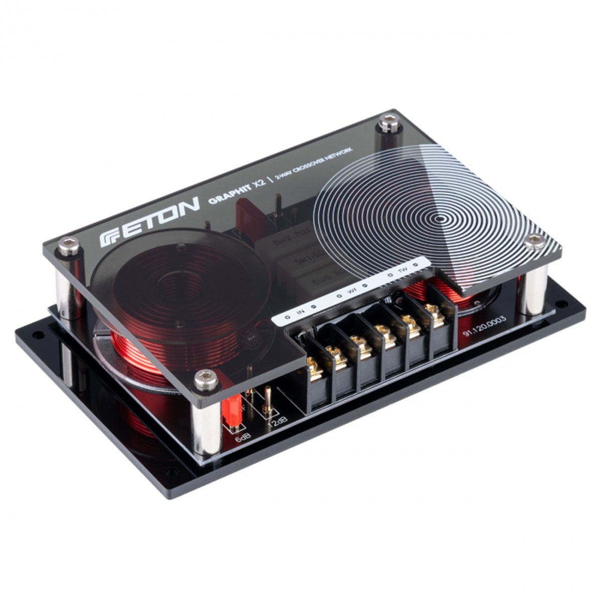 Ein schwarzes elektronisches Gerät mit Verkabelung und klarer Abdeckung, auf weißem Grund.