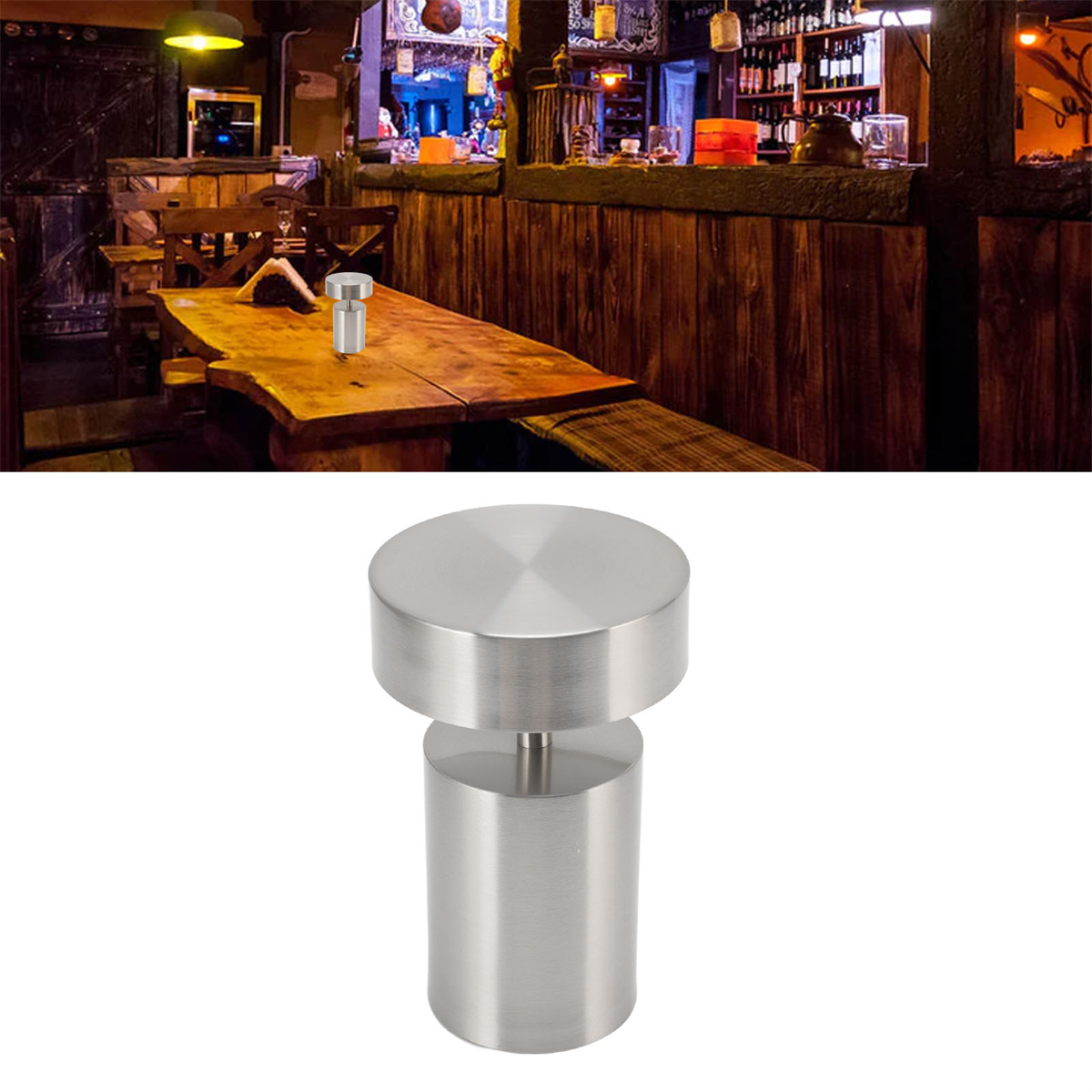 Edelstahl-Objekt auf Holztisch, Restaurant-Hintergrund. Zwei Teile.