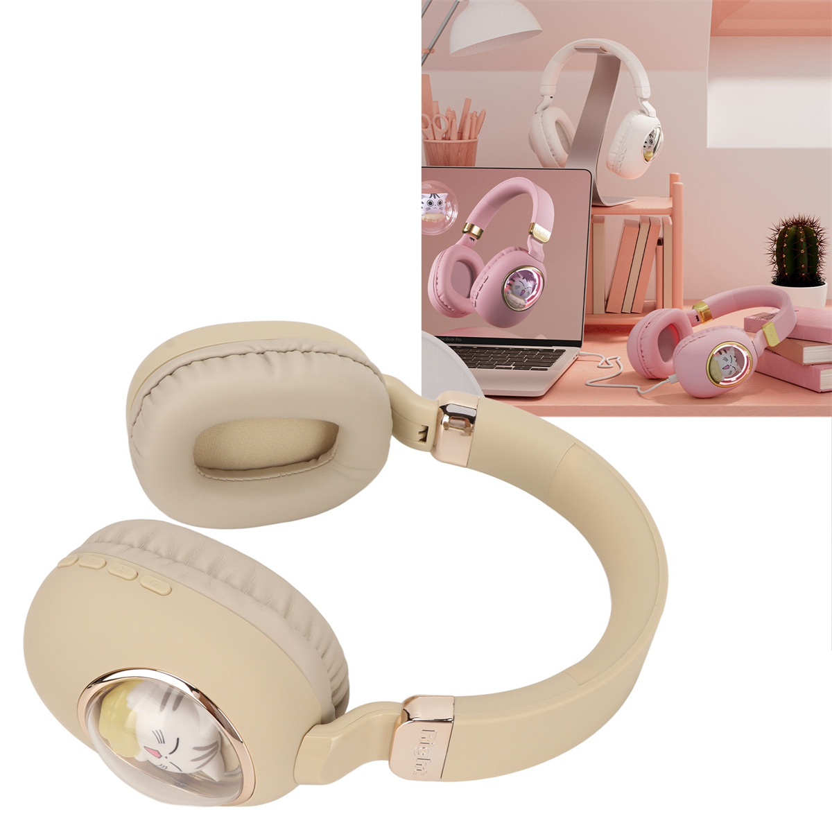 Beige Kopfhörer mit Katzenmotiv. Es gibt 3 Kopfhörerpaare. Eines liegt auf einem Tisch.