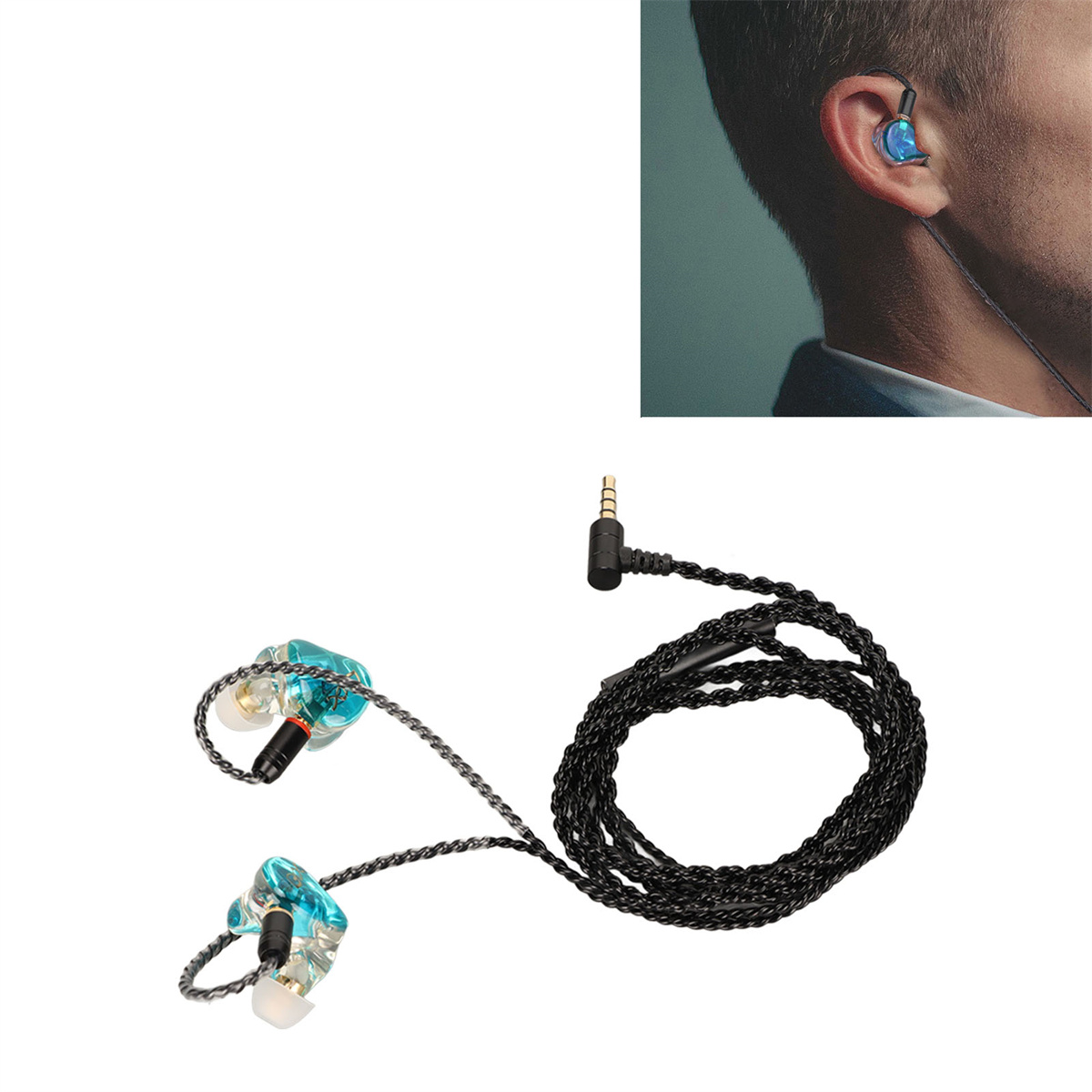 Kopfhörer mit blauen und transparenten Teilen, verbunden mit einem schwarzen Kabel. Eine Person trägt einen.