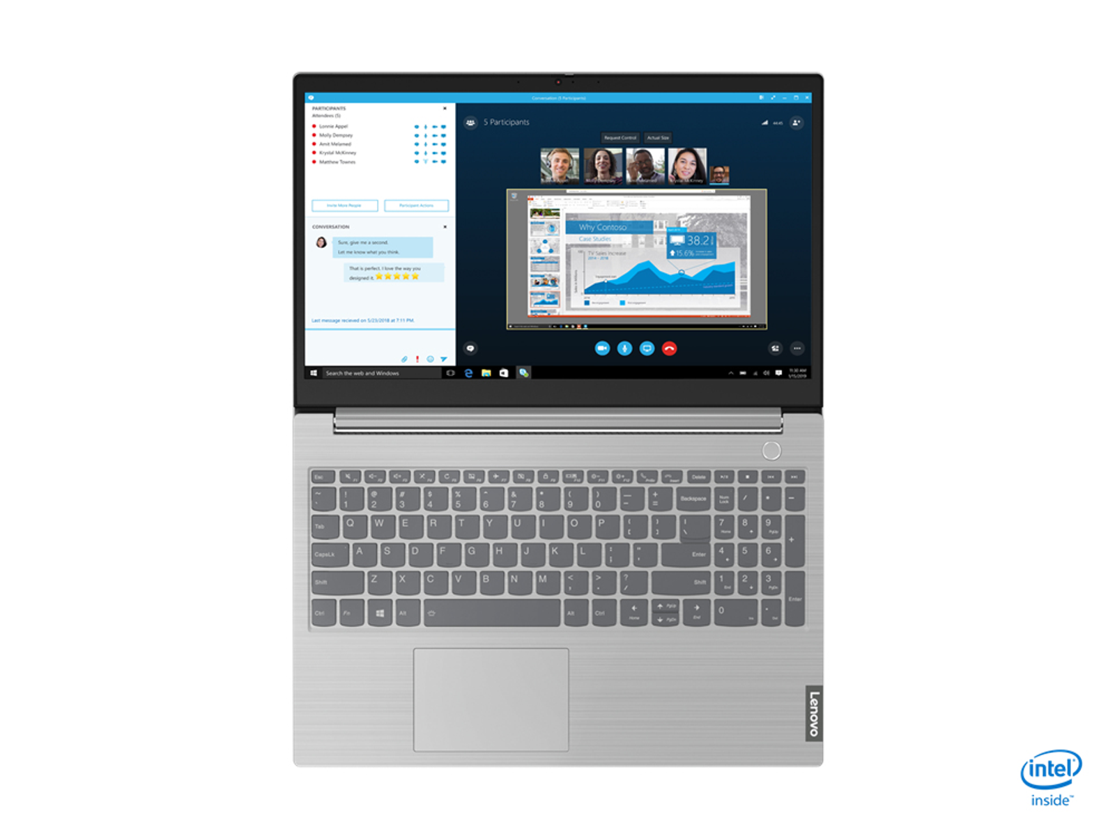 Laptop mit Videoanruf-Oberfläche auf dem Bildschirm, Tastatur sichtbar.