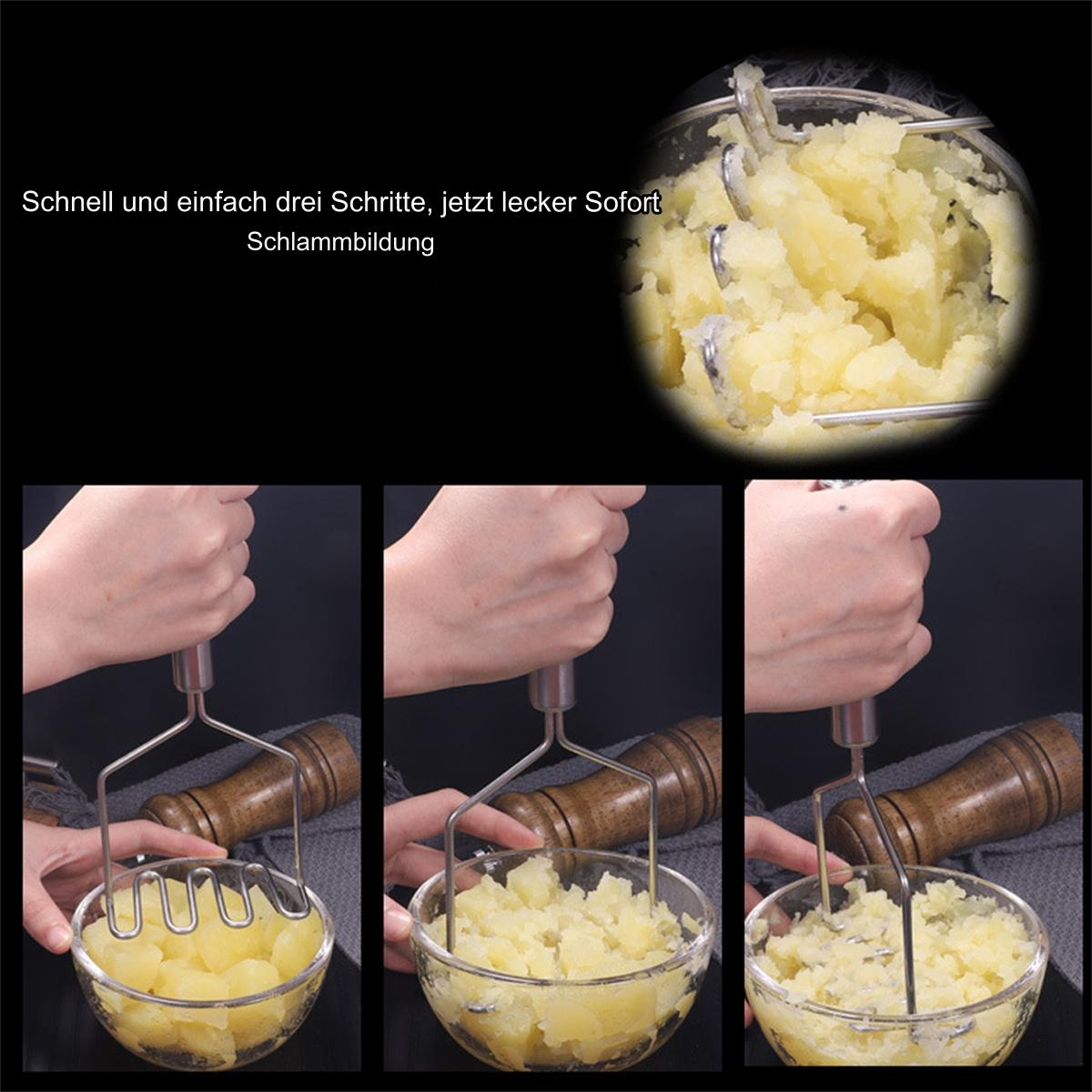 Drei Schritte zum Kartoffelstampfen mit einem Kartoffelstampfer. Der erste Schritt zeigt die ganzen Kartoffeln, dann gestampft.