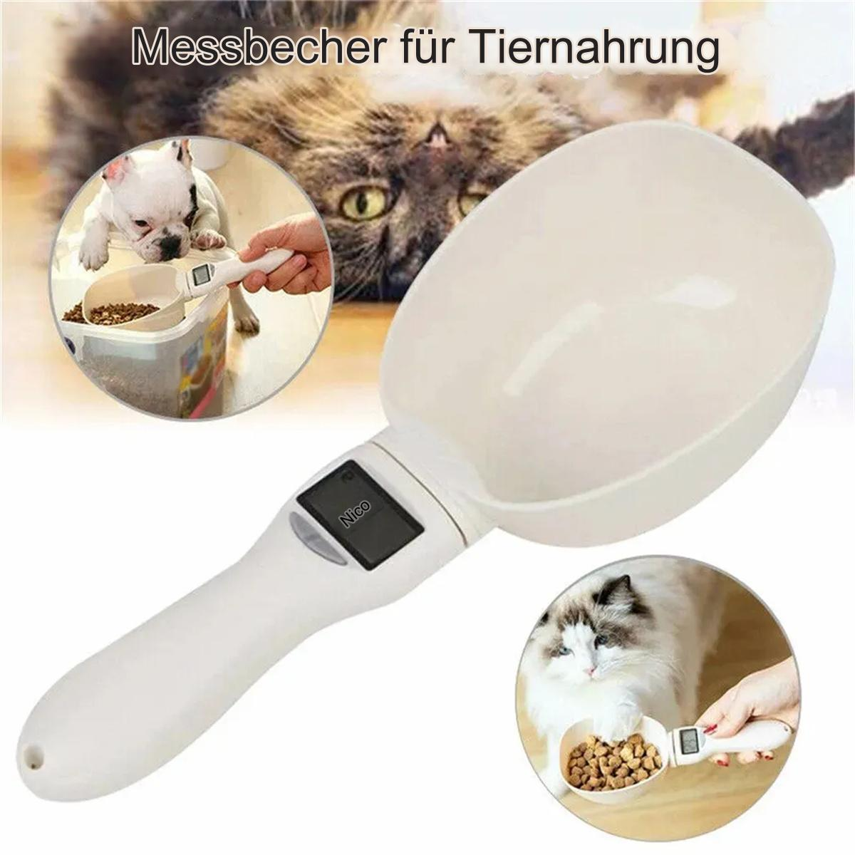 Weißer Tiernahrungslöffel mit Digitalwaage und Bildern von Haustieren.