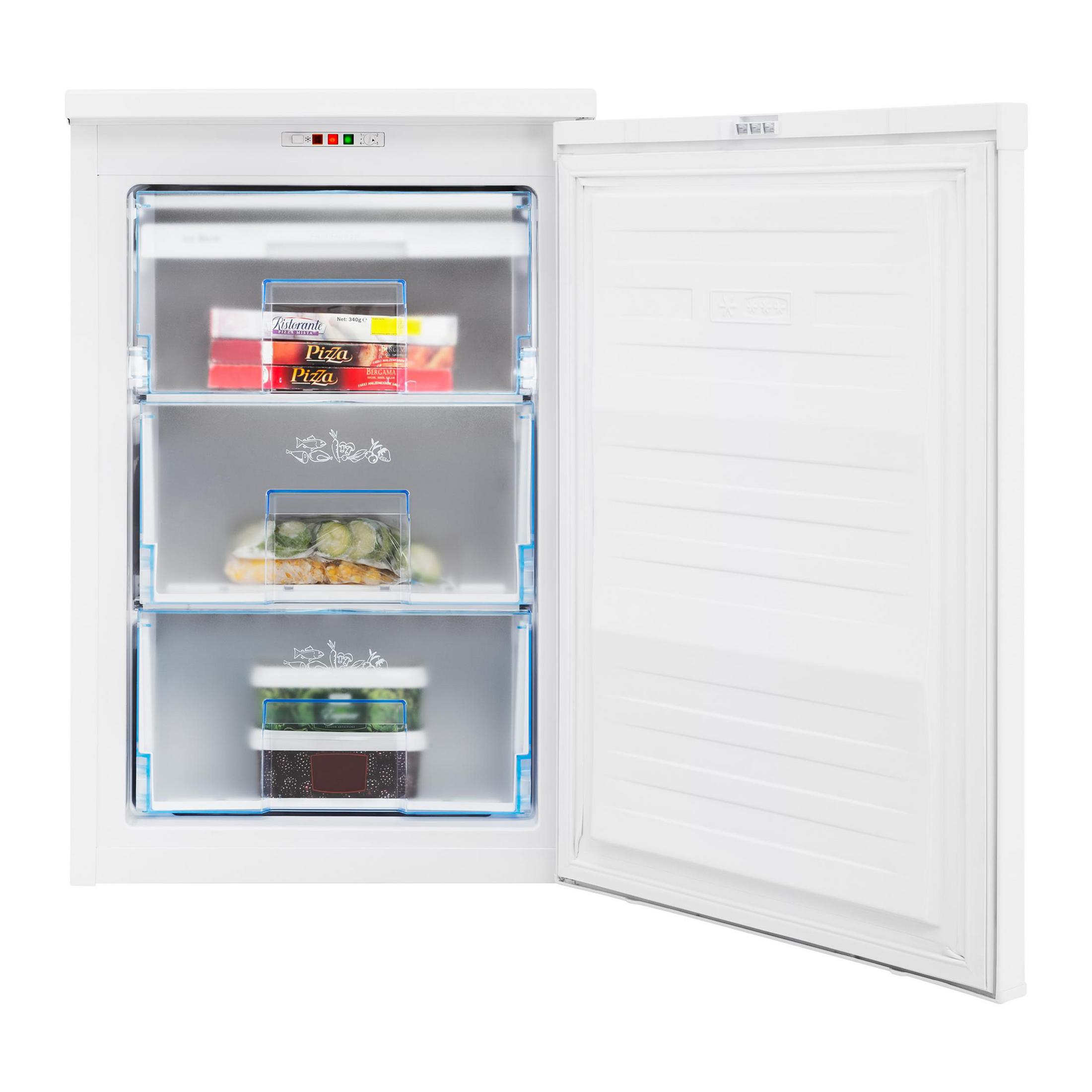 Biała zamrażarka z otwartymi drzwiami, pokazująca półki z mrożonkami.