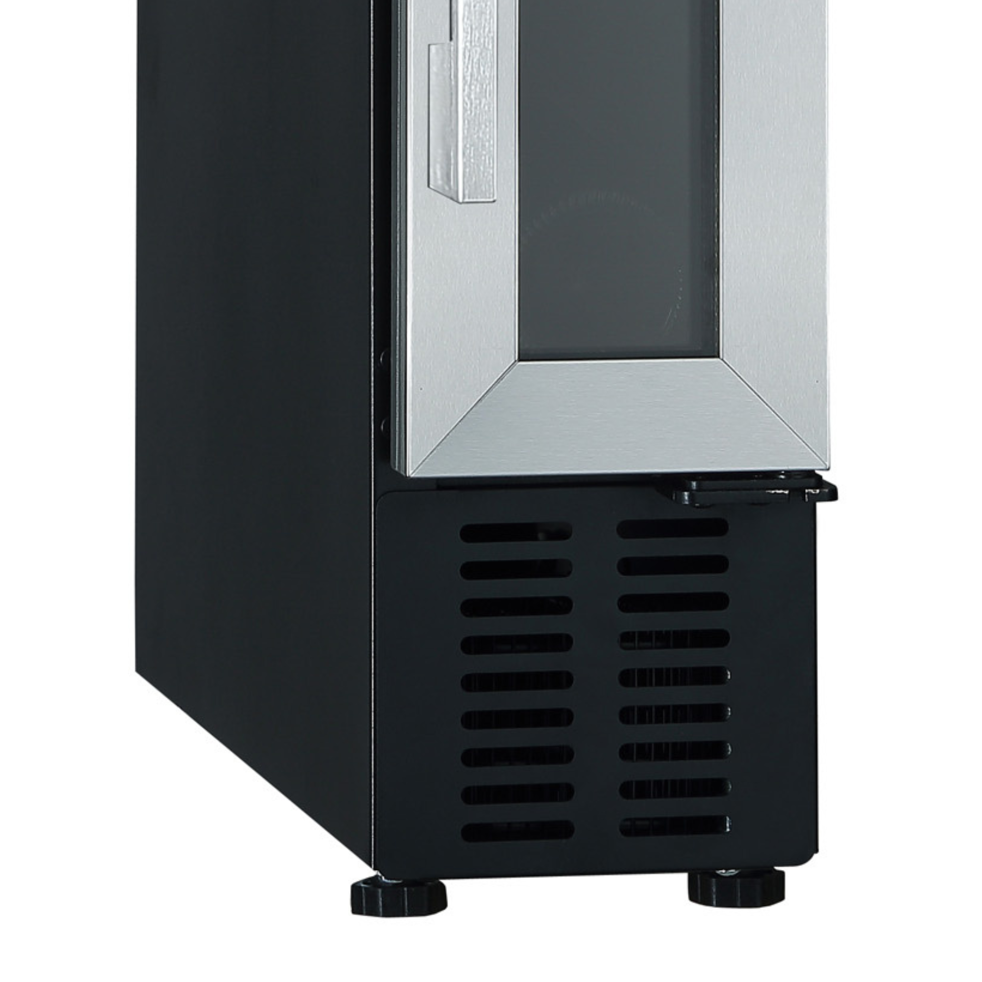 Czarna chłodziarka do wina ze szklanymi drzwiami i srebrnym wykończeniem.