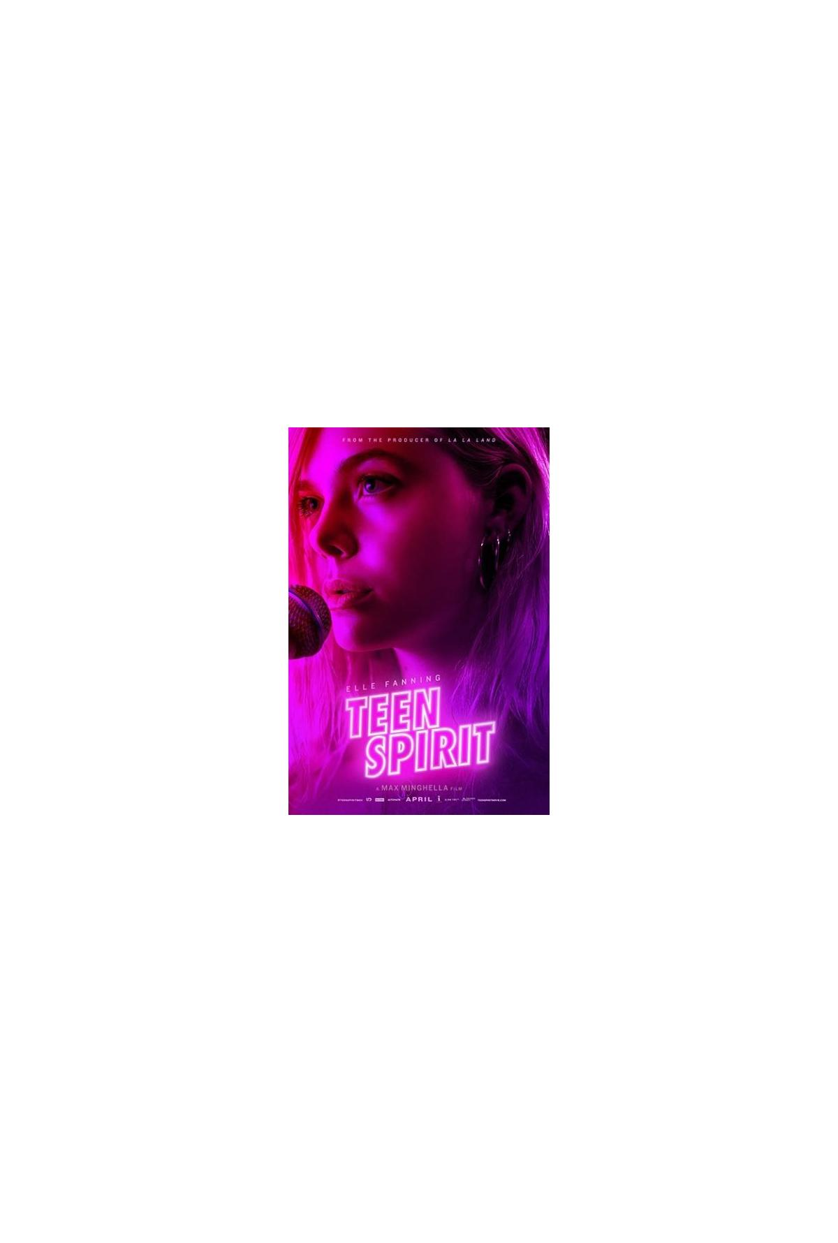 Teen Spirit dvd-hoes. Elle Fanning met een microfoon. Paarse en roze neonlichten. Titeltekst.