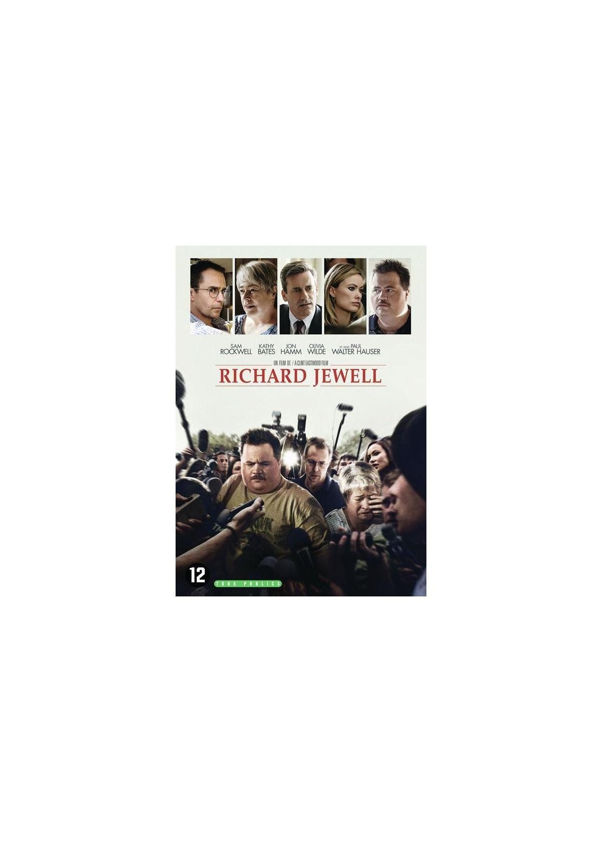 Filmposter: Mensen en een man in het midden. Titel: Richard Jewell. Er zijn veel mensen en camera's.