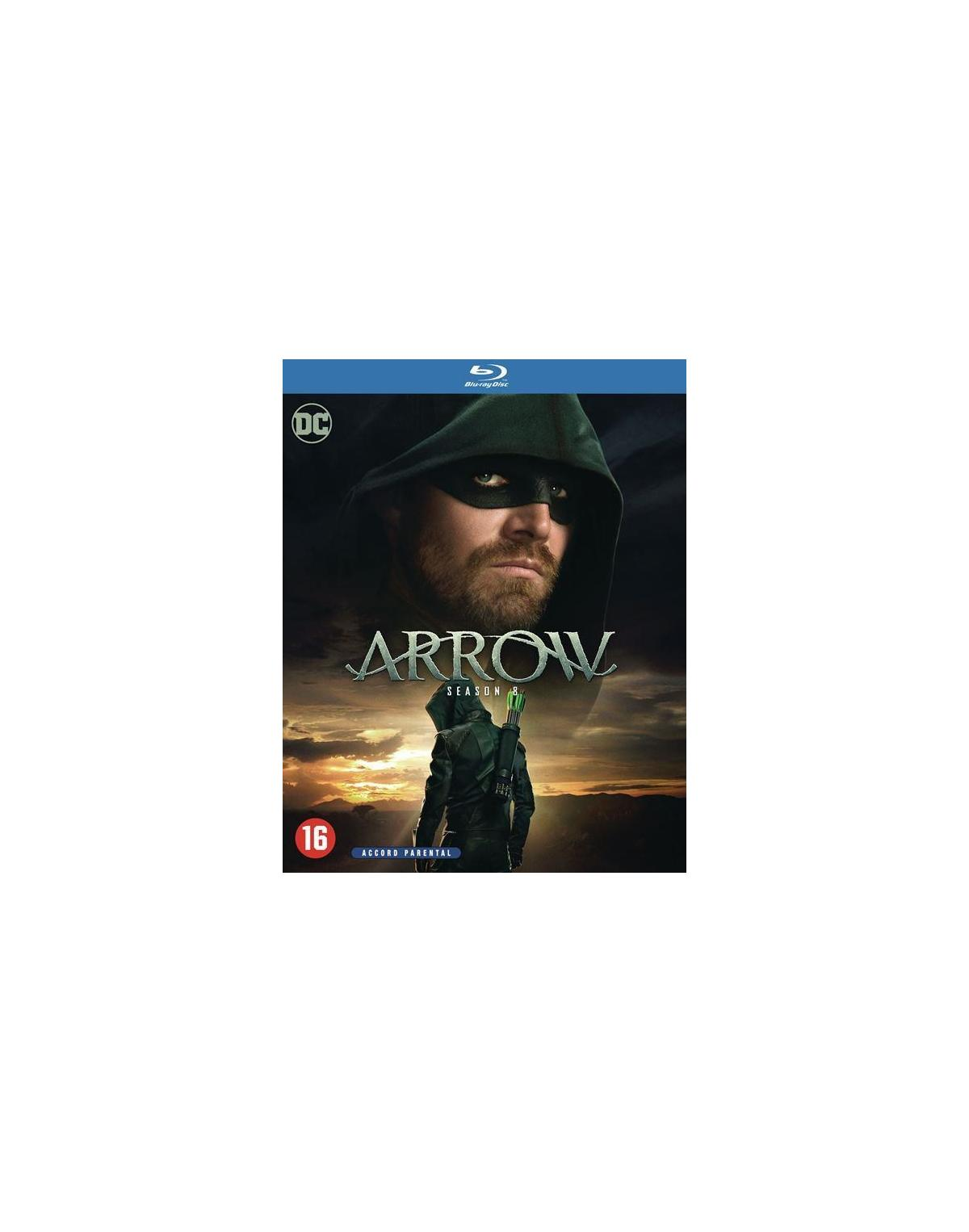 Arrow seizoen 4 poster. Toont een man met groene capuchon en masker en een andere in groen pak.