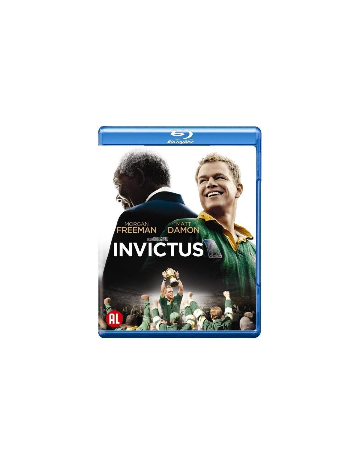 Invictus Blu-ray cover. Morgan Freeman en Matt Damon staan tegenover elkaar. De achtergrond toont een rugbyteam dat viert.