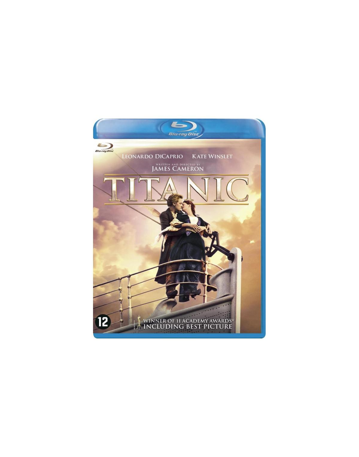 Filmposter van Titanic. Een stel kust elkaar op de voorkant van een schip. De oceaan en de lucht zijn op de achtergrond.