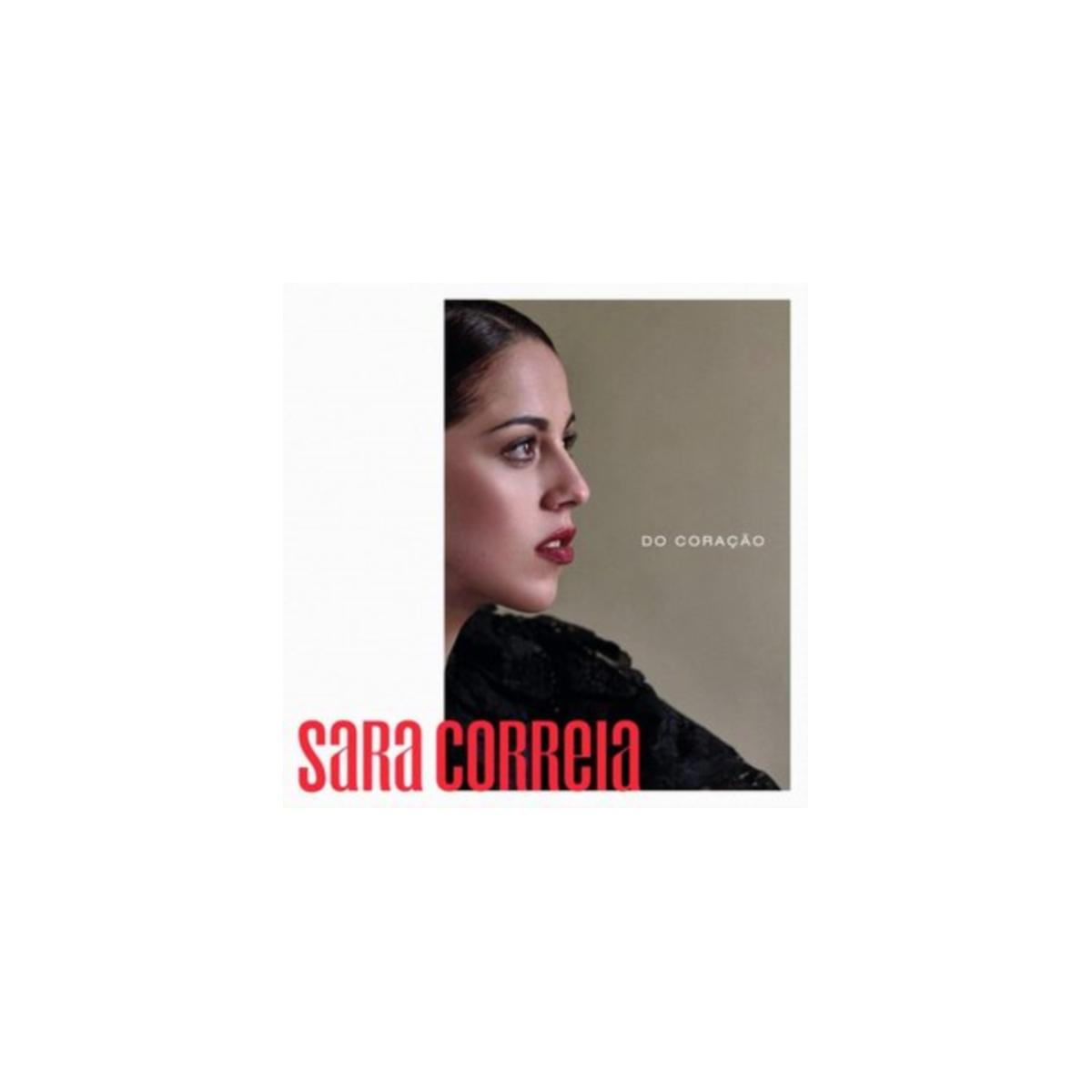 Albumhoes voor 'Sara Correia - Do Coração'. Een vrouwenprofiel met een rode lip staat op de hoes.