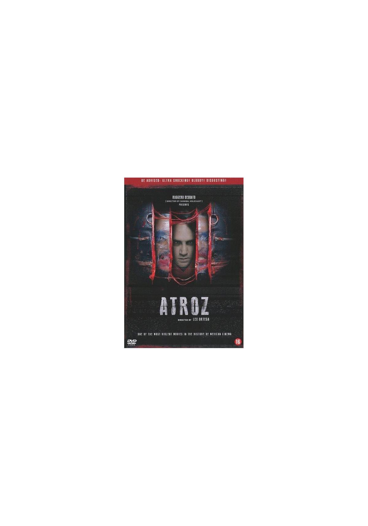 Affiche du film Atroz. Le visage d'un homme est au centre, avec des tons rouges et noirs. Le texte est en bas.