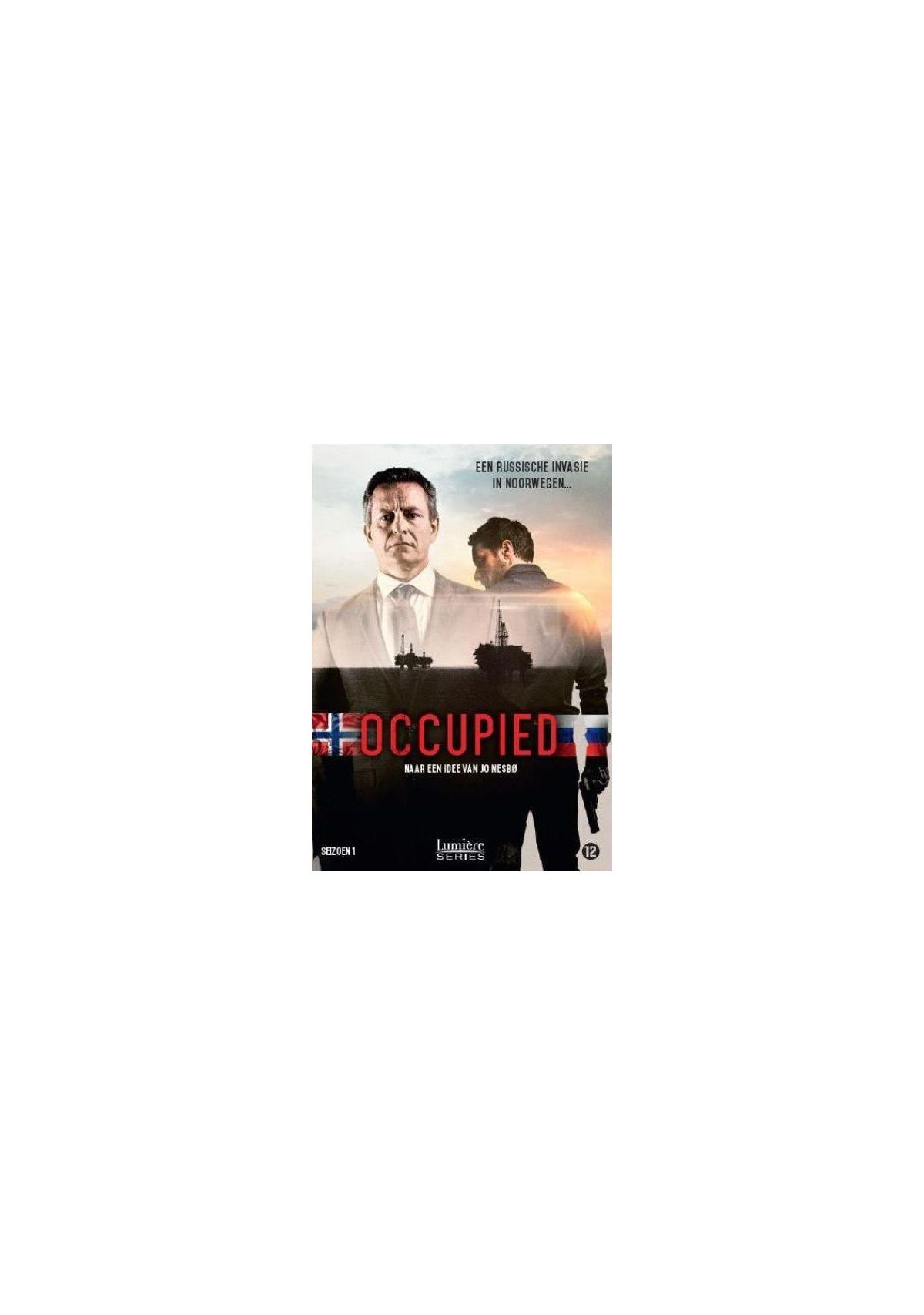 DVD-hoes: Occupied. Een man in pak en een silhouet van een andere man. Donkere achtergrond.