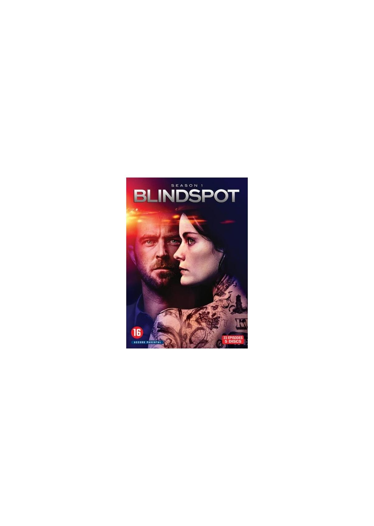 Koppel, een met tattoo, in een filmposter 'Blindspot'.