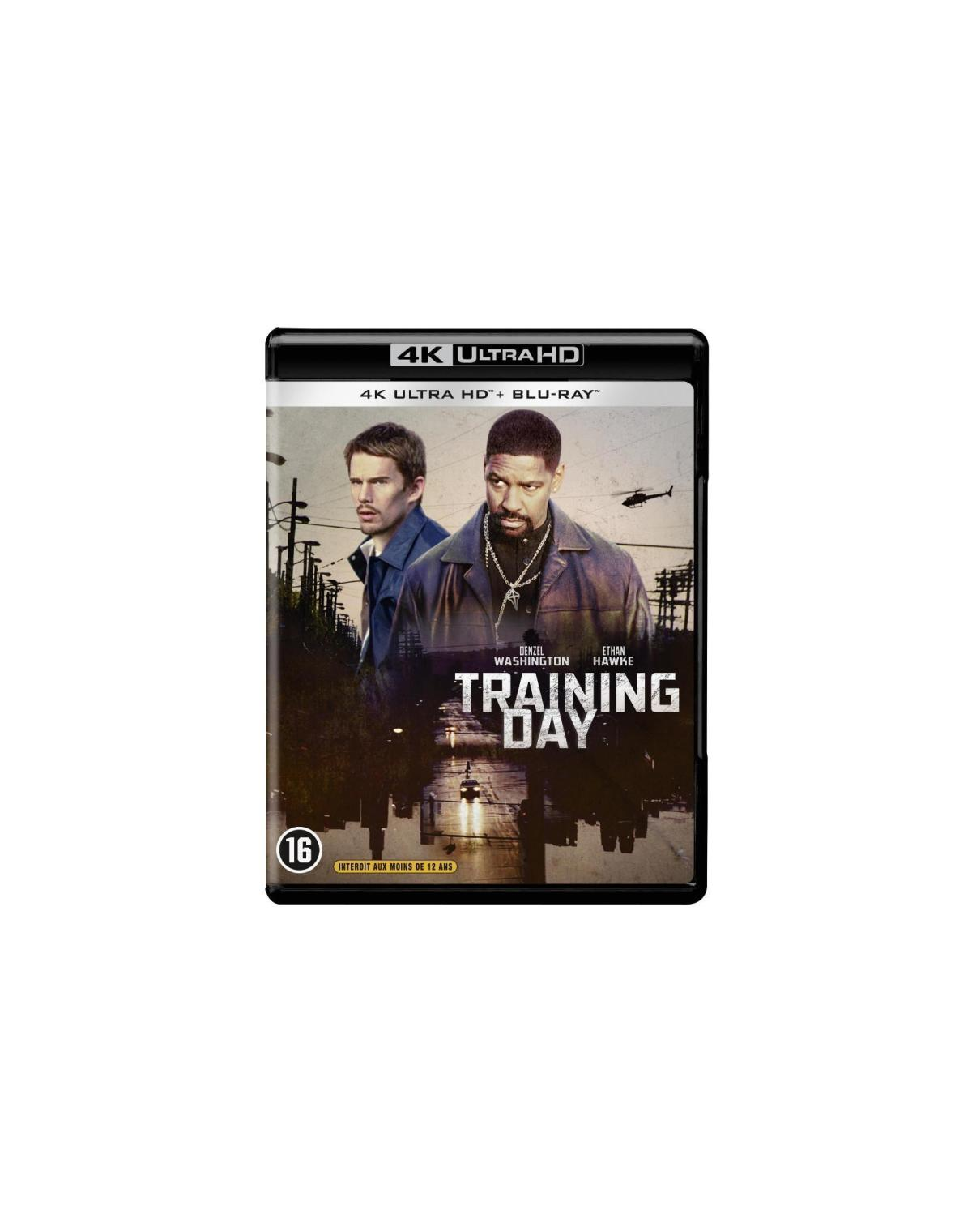 Training Day DVD-cover. Twee mannen, een stadsstraat op de achtergrond. De titel staat in het midden.