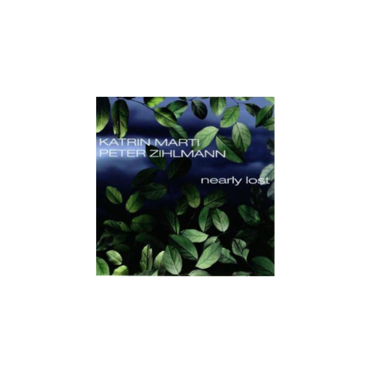 Pochette d'album avec des feuilles vertes et du texte, fond bleu et texte blanc, 'nearly lost'.