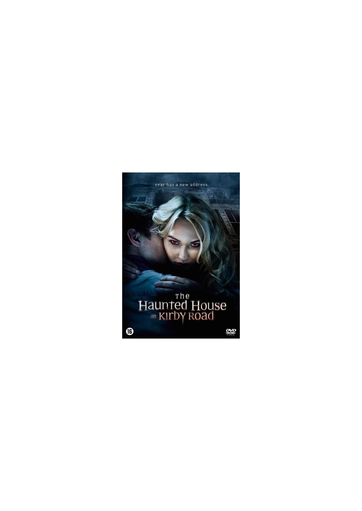Affiche de film : Une femme embrassant un homme. Titre : La Maison hantée sur Kirby Road.