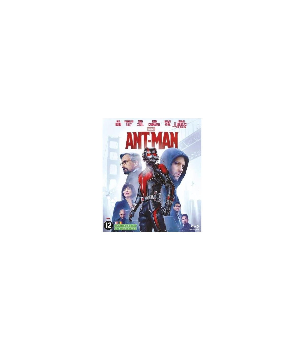 Filmposter: Ant-Man met castnamen en titel. Een superheld in een pak.