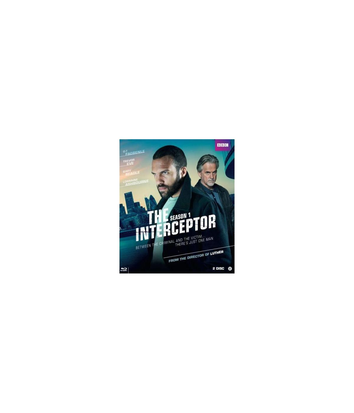 Jaquette de DVD pour The Interceptor. Comprend deux hommes. Montre un paysage urbain en arrière-plan.