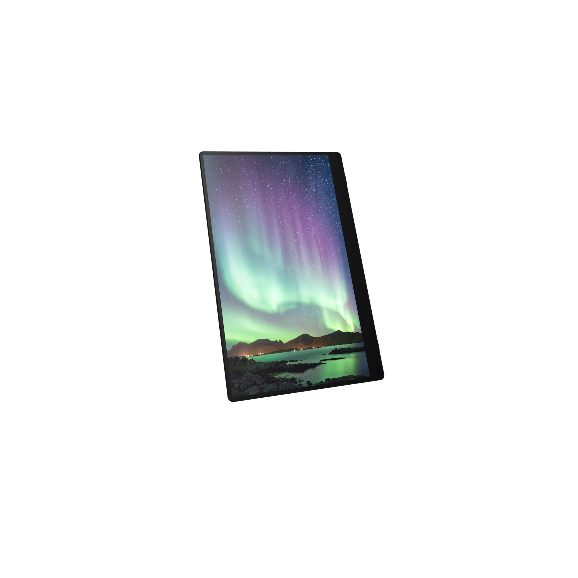 Ein Tablet zeigt die Nordlichter über einer felsigen Küste und einer Stadt.