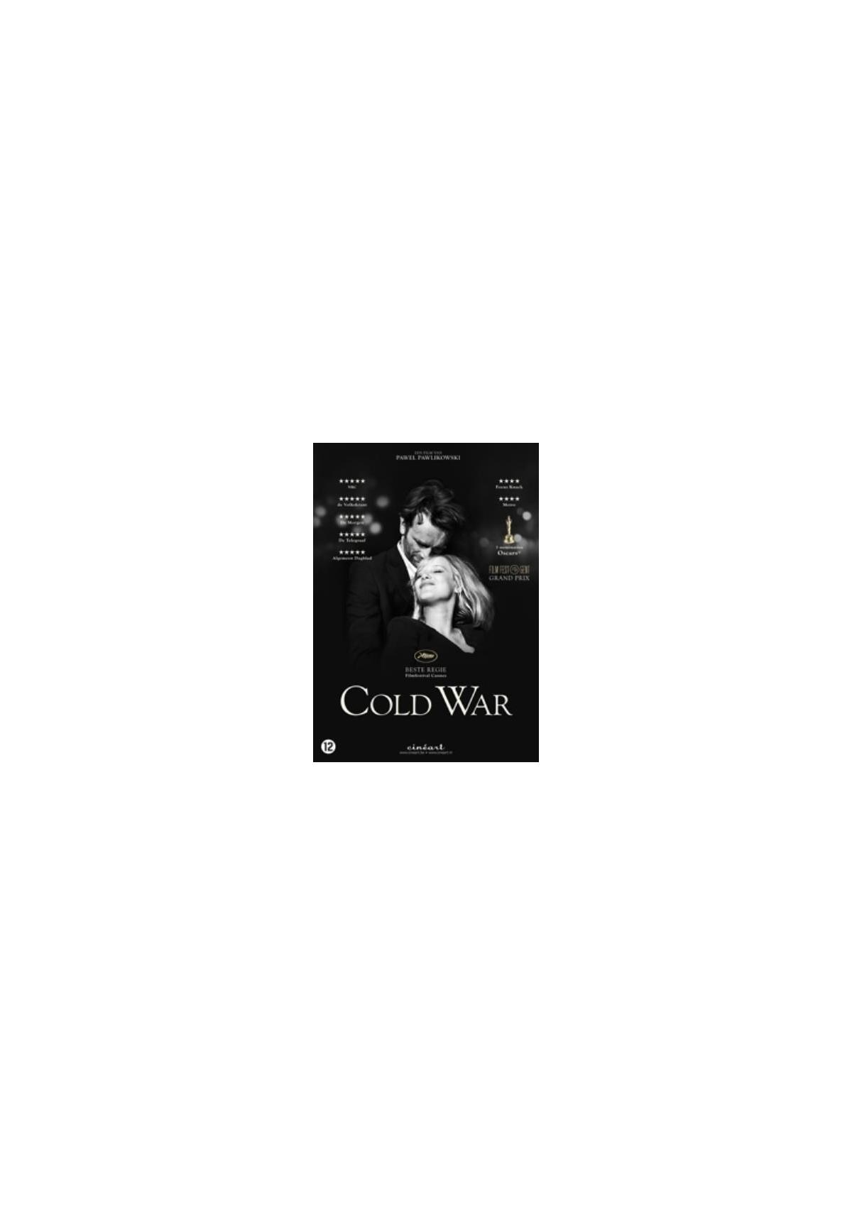 Affiche du film 'Cold War' avec un couple s'embrassant, en noir et blanc.