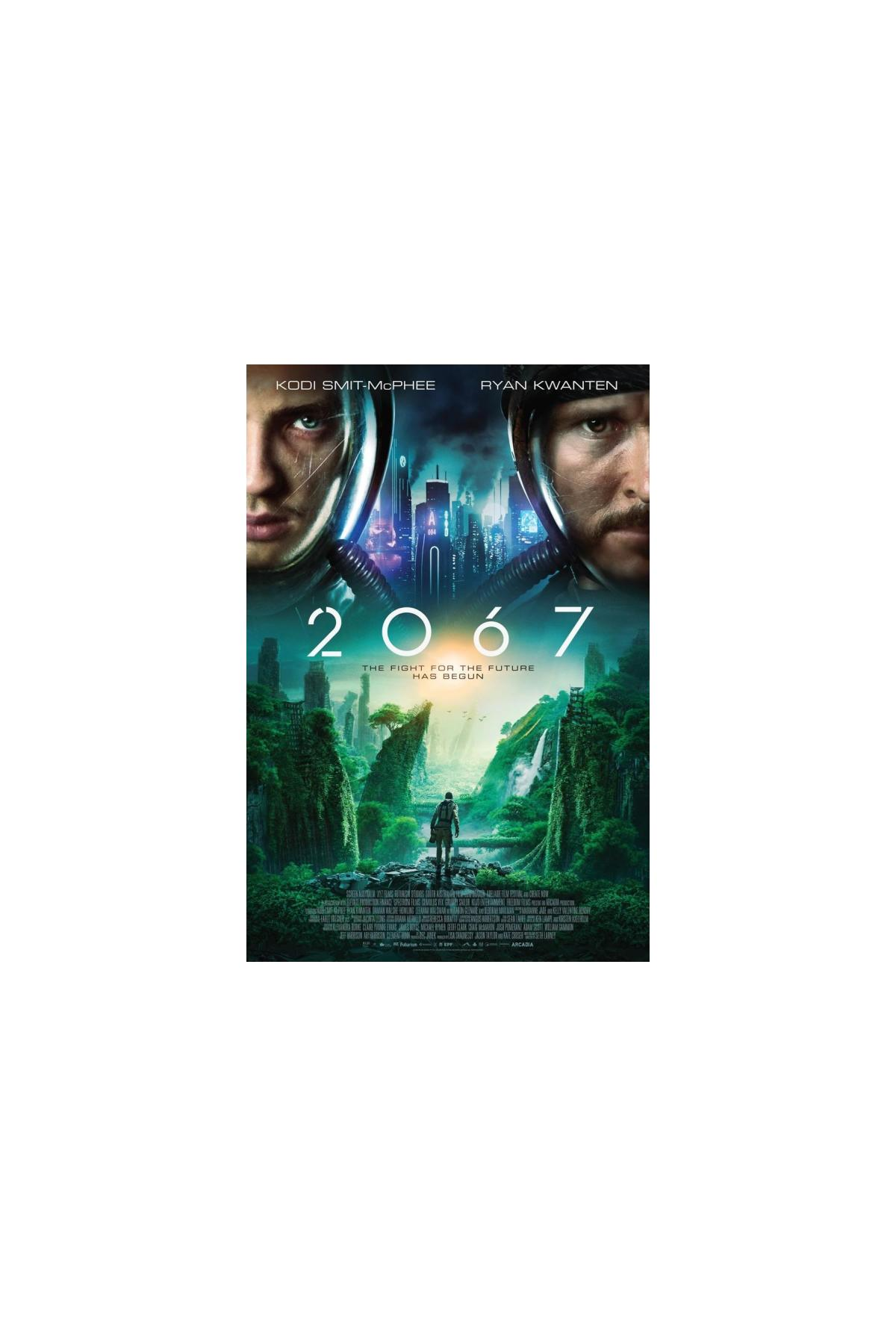 Filmposter voor '2067'. Twee gezichten, een stad en een man die een groen landschap inloopt.