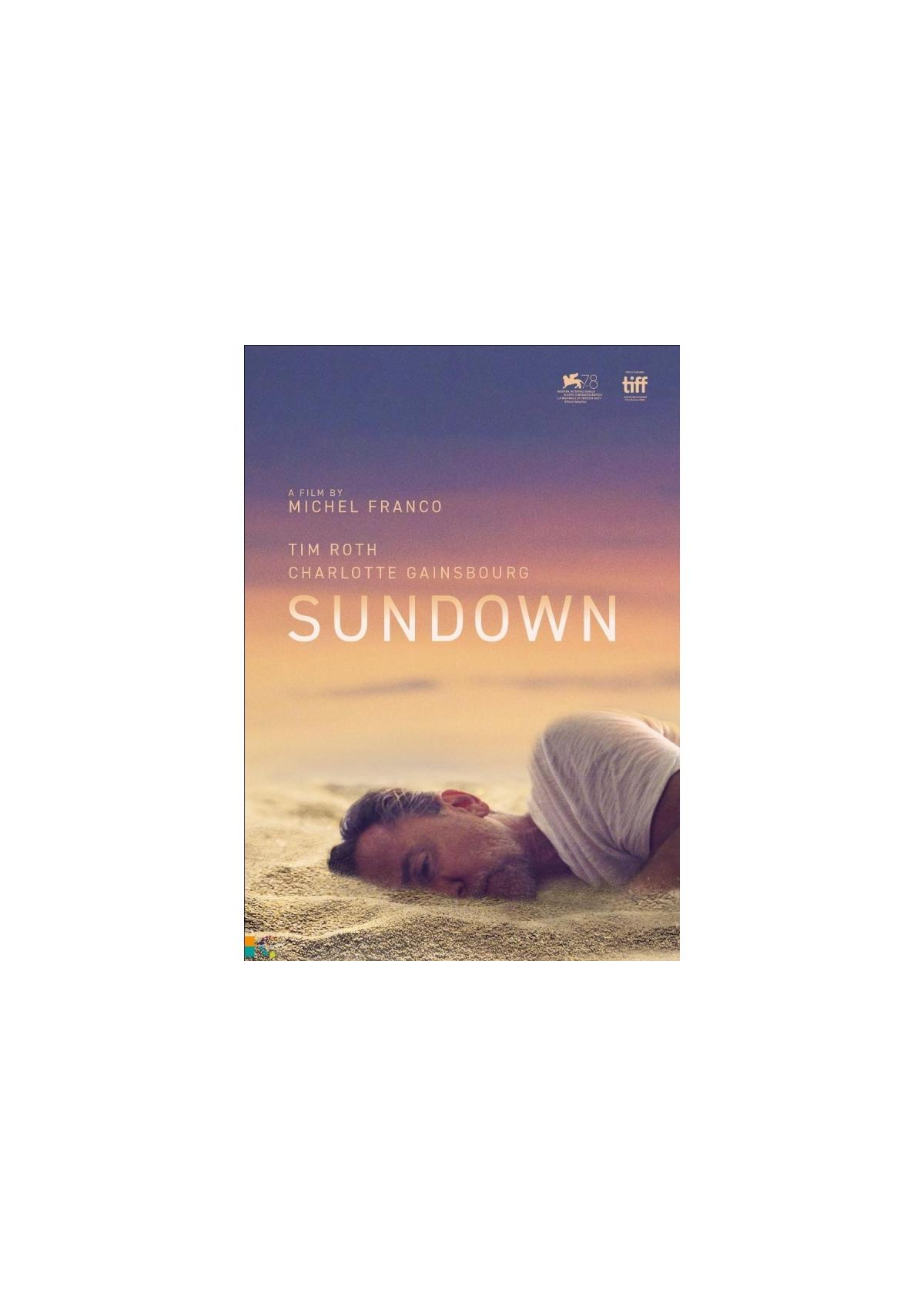 Sundown DVD-cover. Persoon liggend op zand, zonsondergang achtergrond, witte tekst.