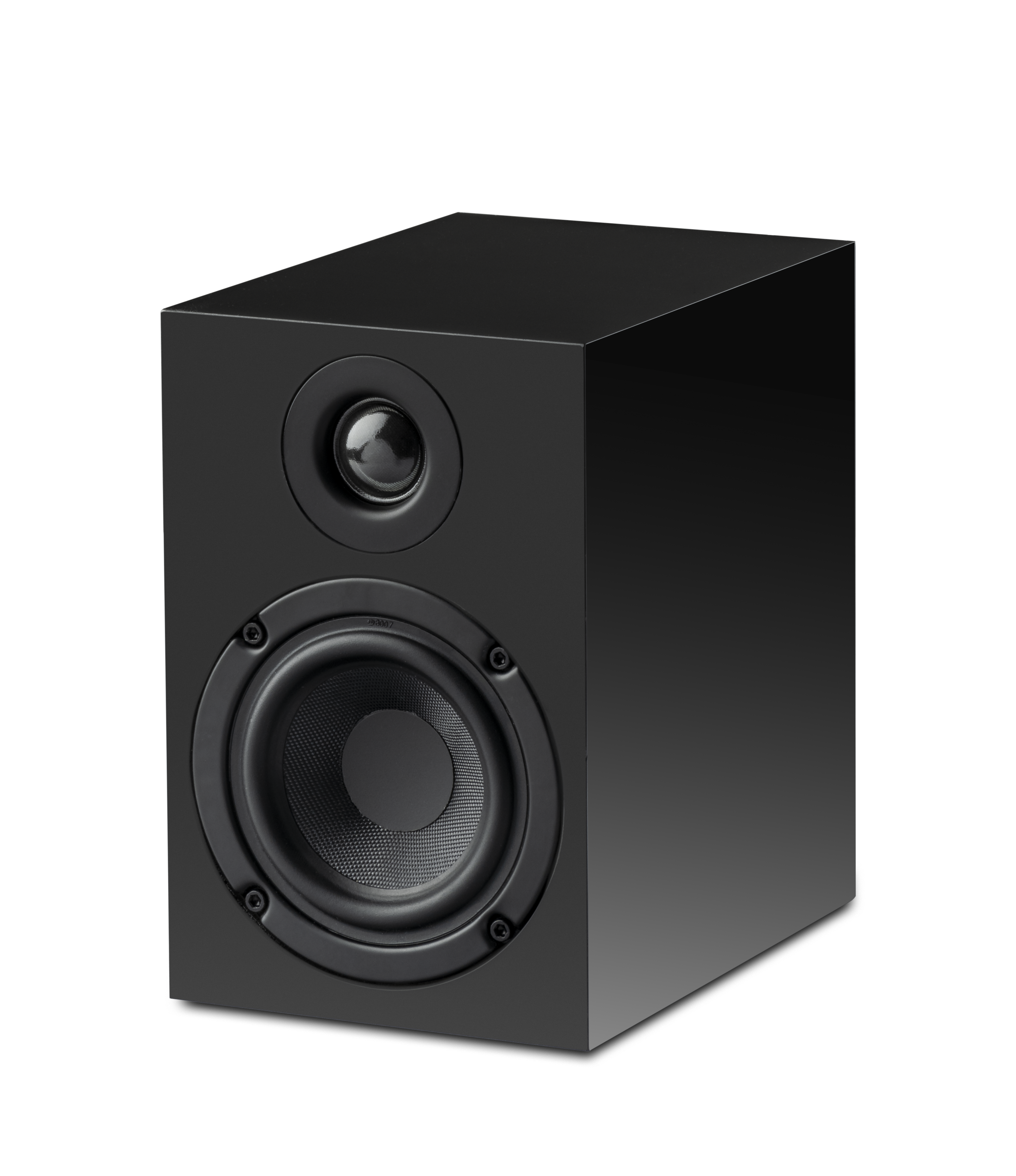 Czarny głośnik z okrągłym głośnikiem niskotonowym i głośnikiem wysokotonowym na czarnym tle.