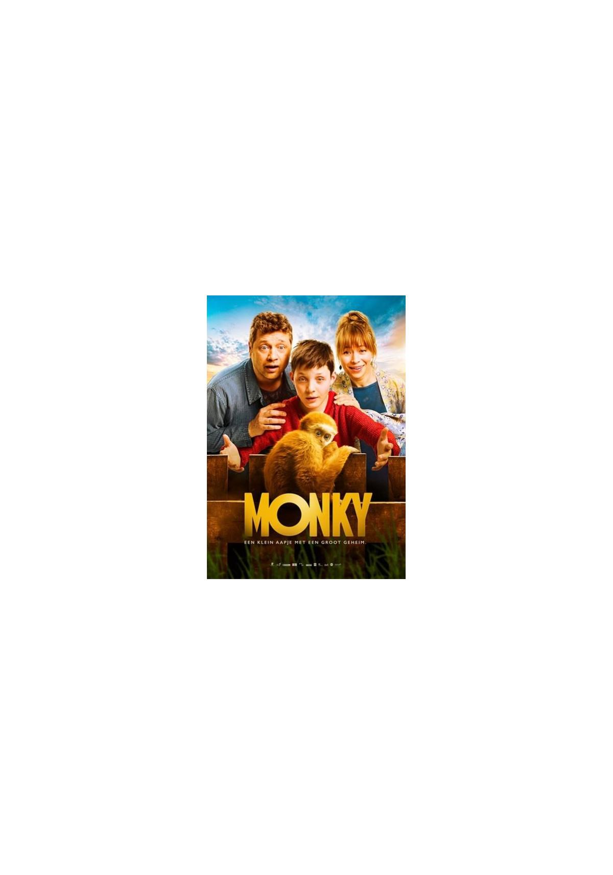 Affiche du film Monky, avec une famille et un paresseux. Le titre est bien en évidence.