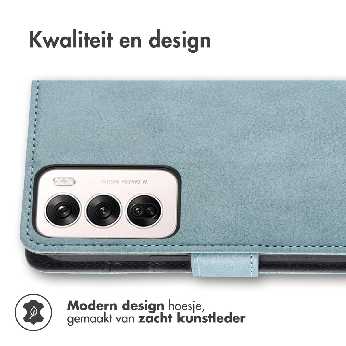 Een blauwgroene telefoonhoes met een uitsparing voor het camerasysteem, leerachtige textuur.