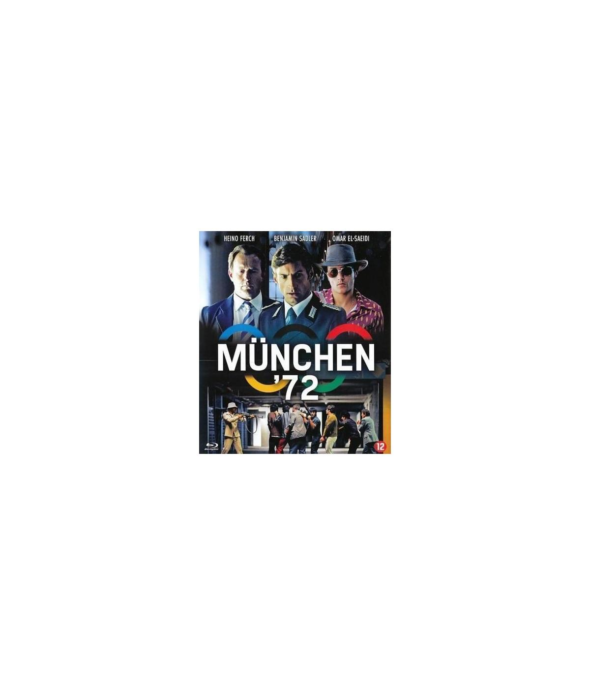 Affiche de film. Trois hommes en costume, titre 'Munich '72'. Arrière-plan foule.