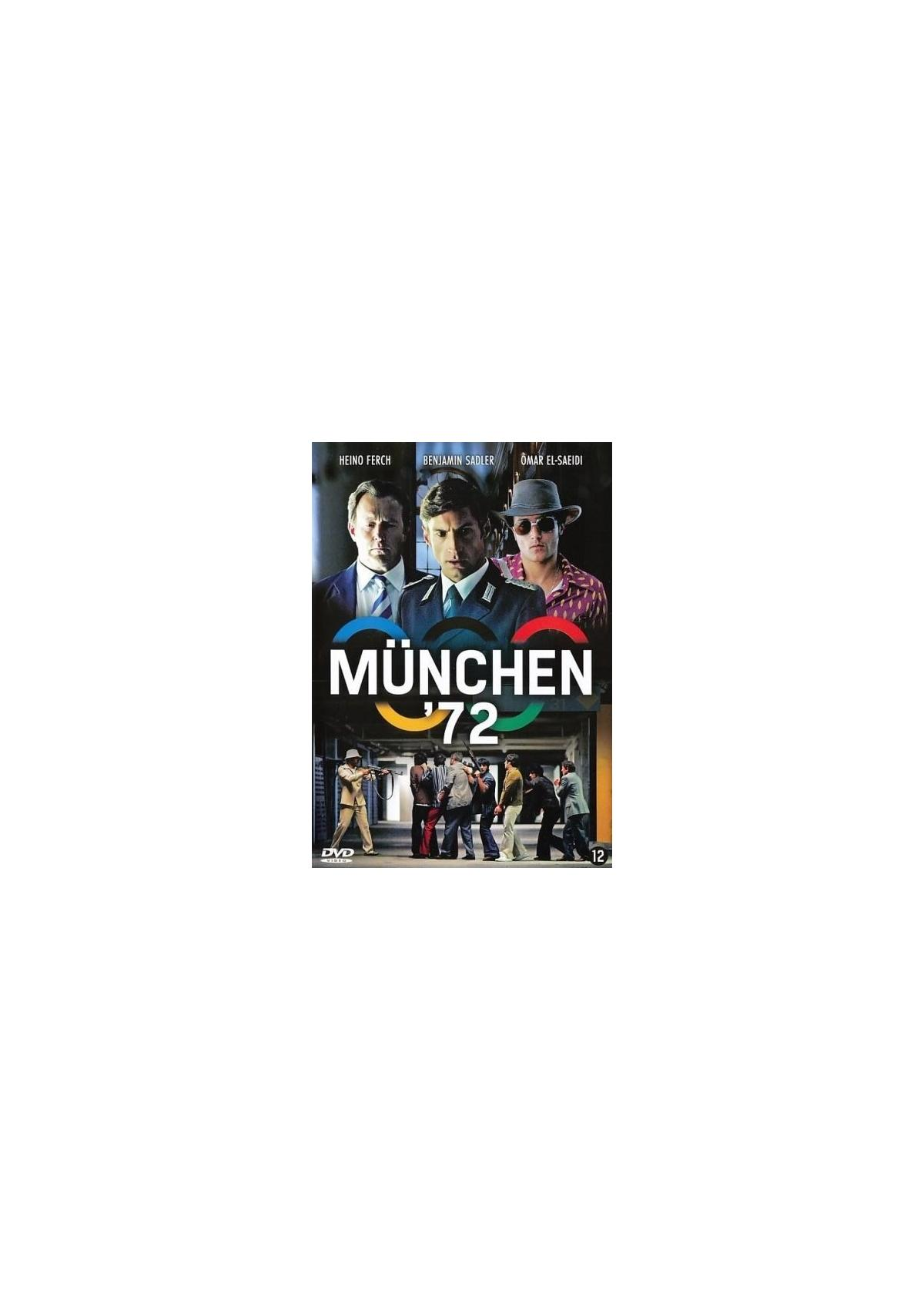 Affiche de film avec trois hommes en costume. Titre : Munich '72. D'autres personnages en arrière-plan.
