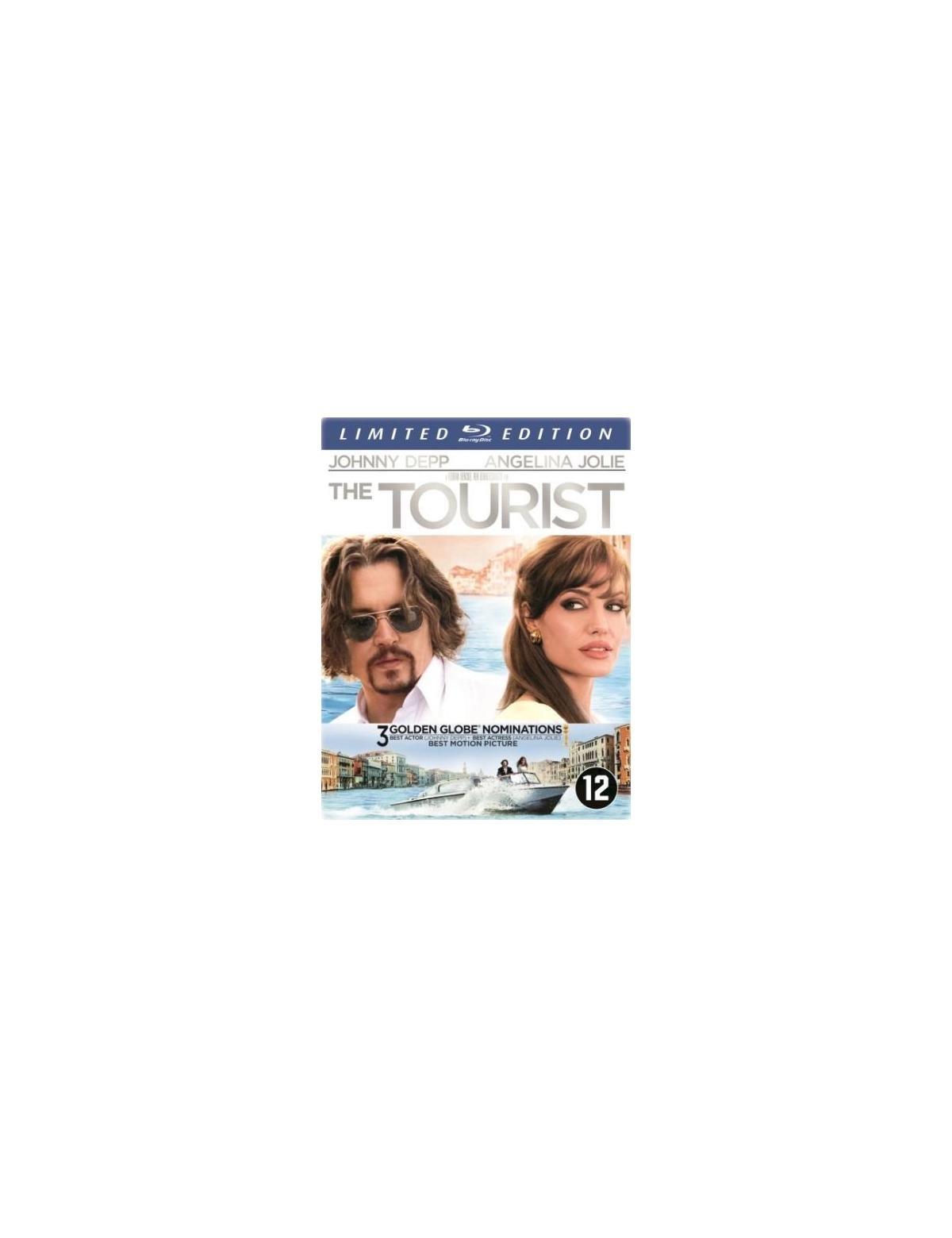 Affiche de film avec Johnny Depp et Angelina Jolie. Titre : The Tourist. Un bateau en arrière-plan.