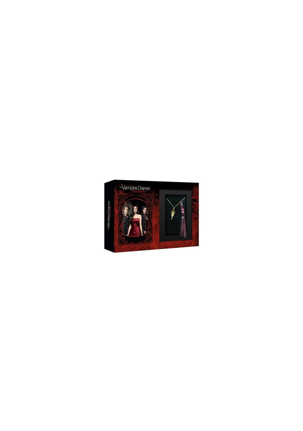 Coffret DVD de 'Vampire Diaries'. Deux femmes et un homme sur la couverture.