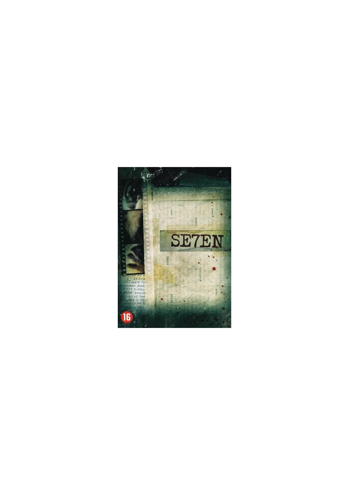 Une couverture de DVD avec une image floue d'une scène de crime. Le titre est SE7EN.