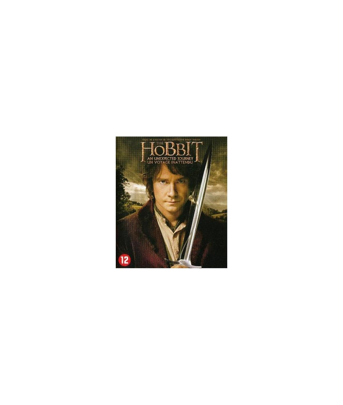 Couverture de DVD : un homme tenant une épée. Titre : "Le Hobbit : Un voyage inattendu". Classification : 12.